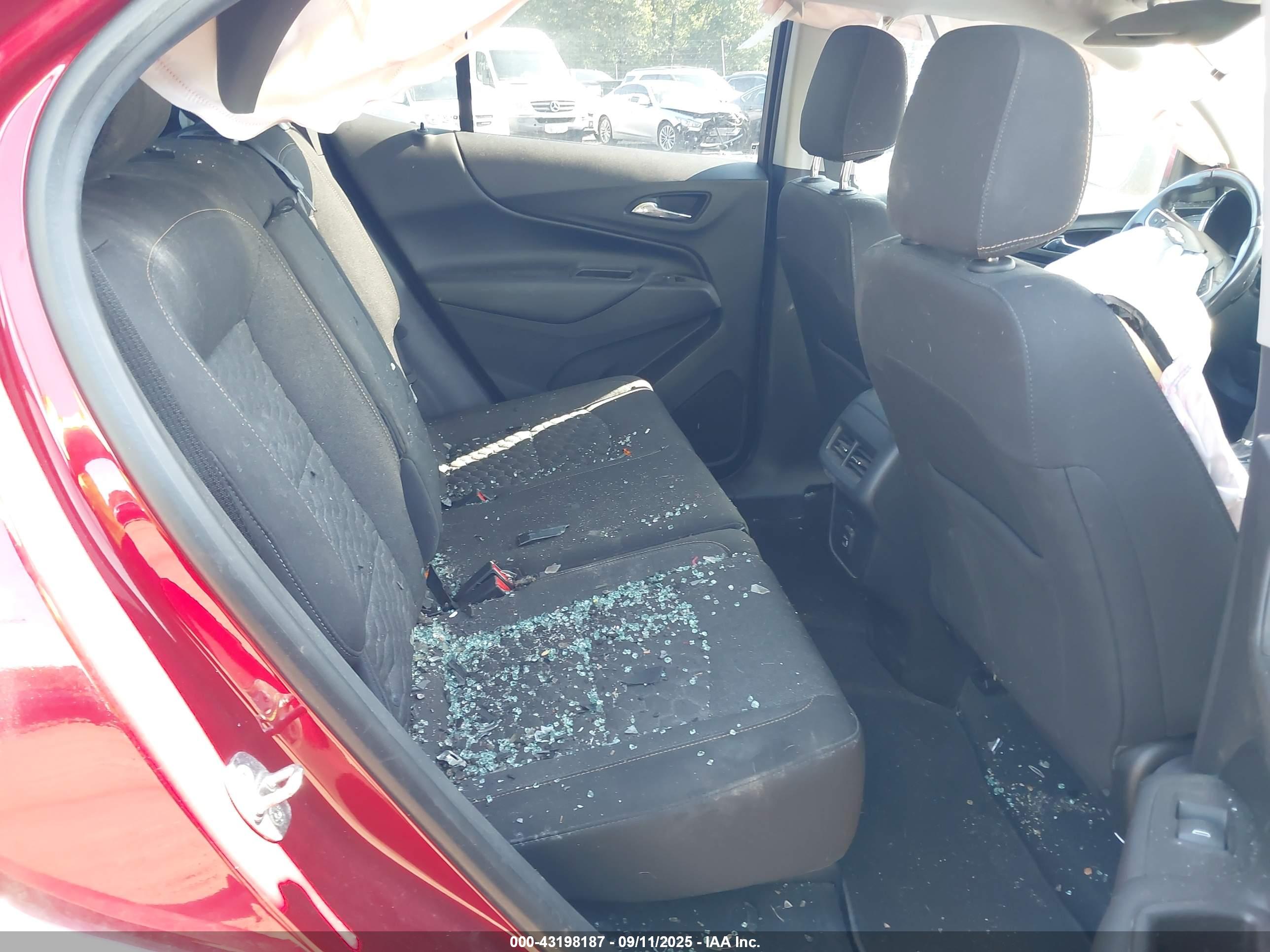 CHEVROLET EQUINOX image 8