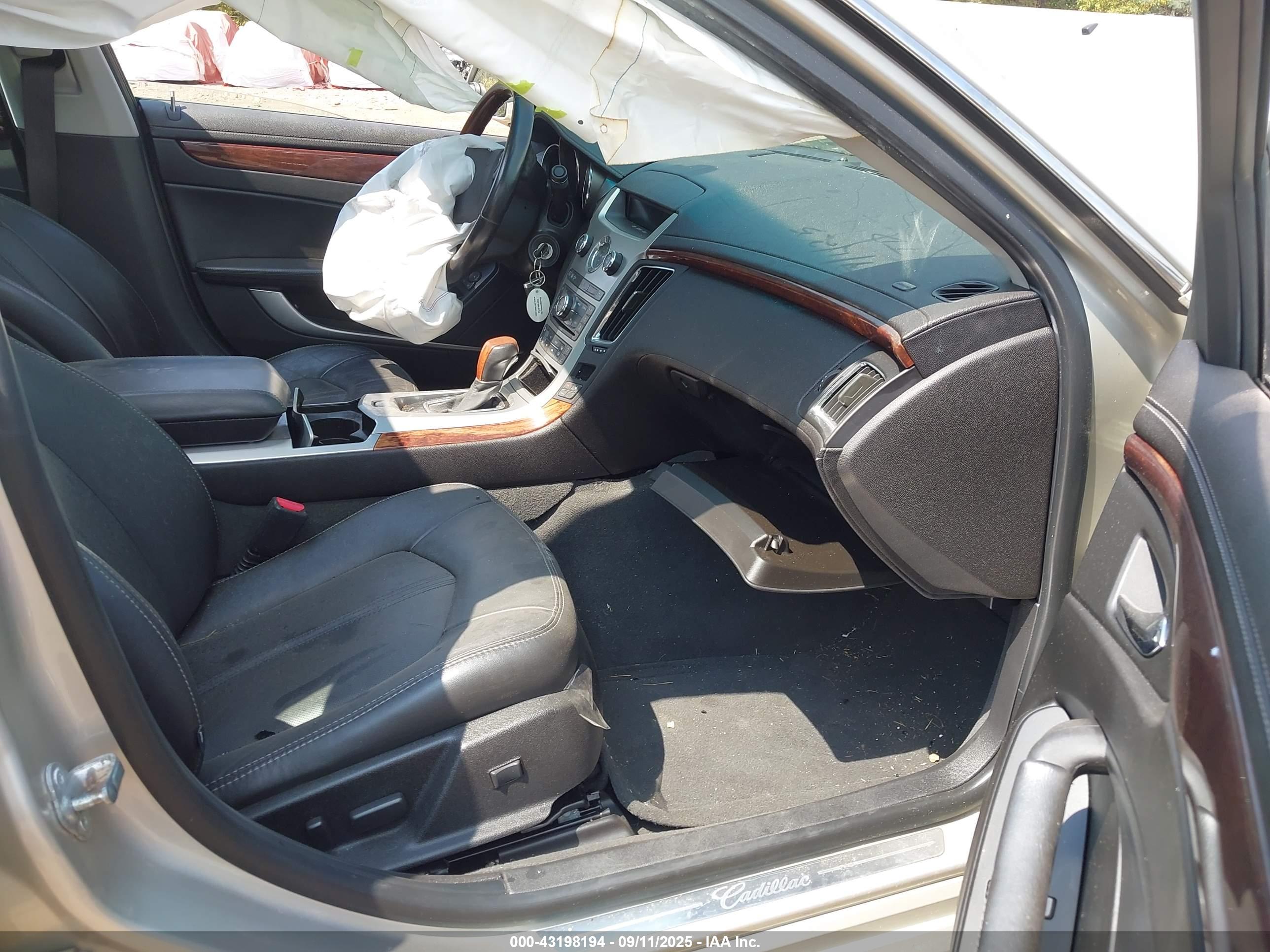CADILLAC CTS image 5