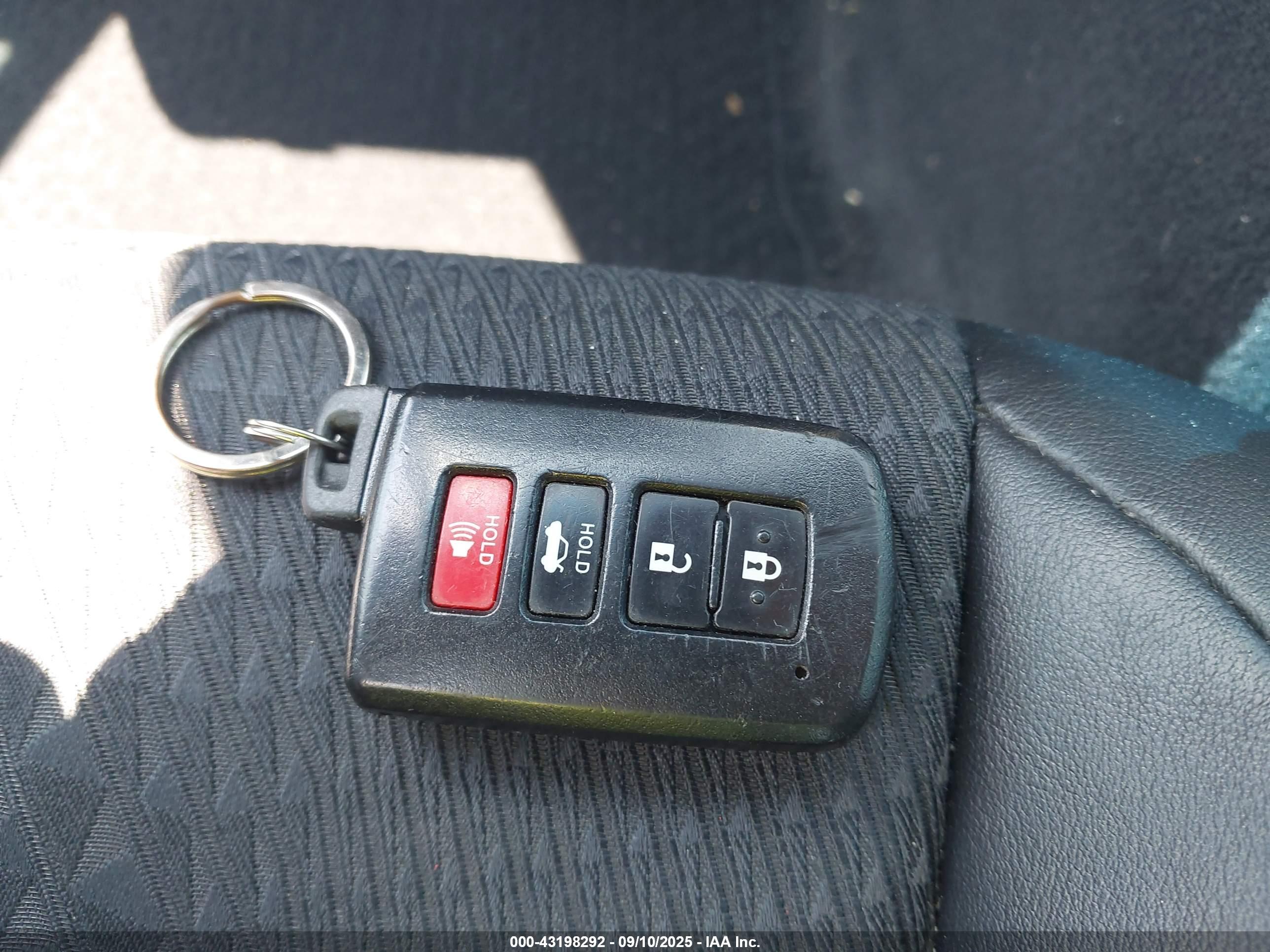 TOYOTA CAMRY image 11