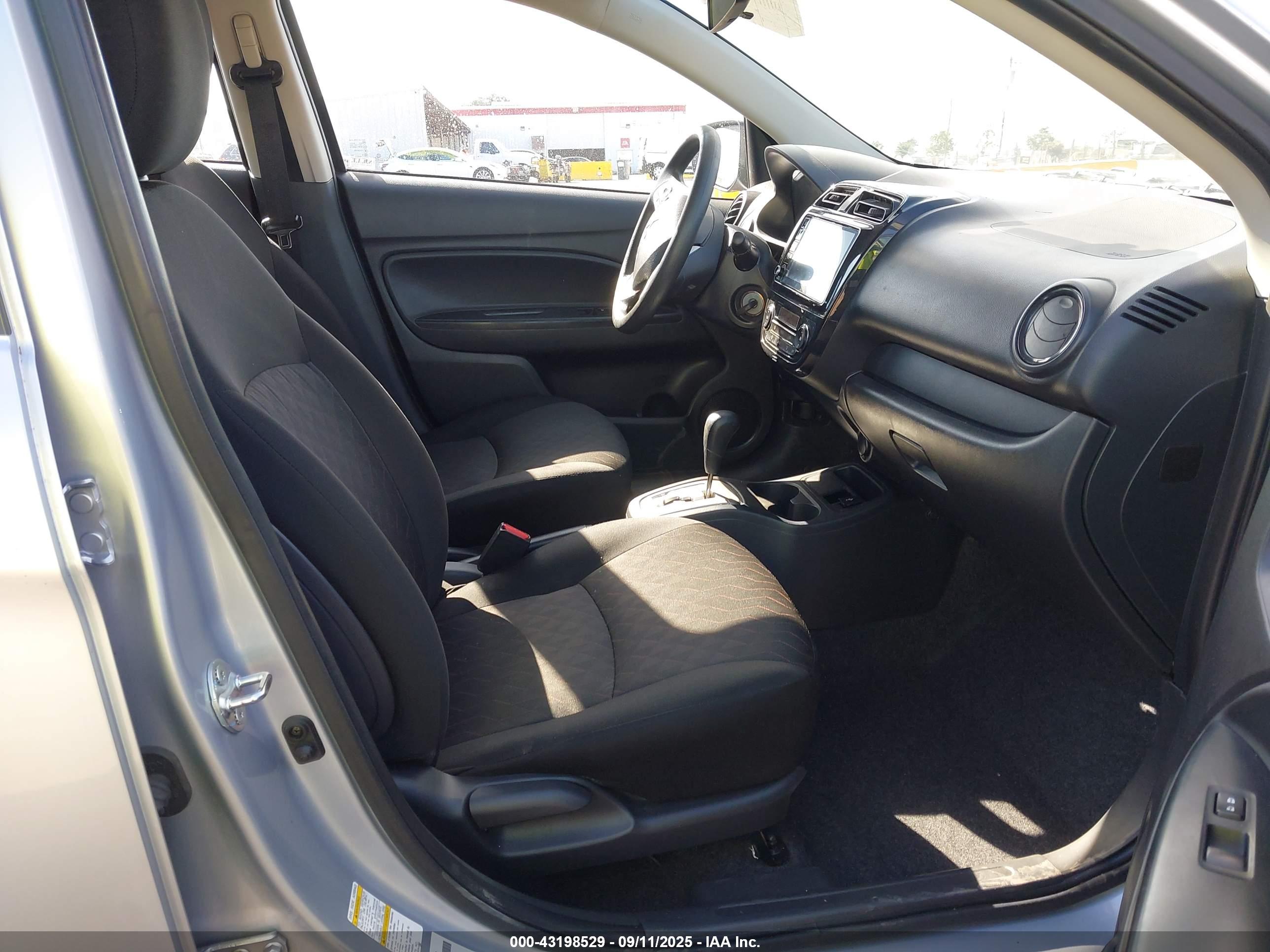 MITSUBISHI MIRAGE image 5
