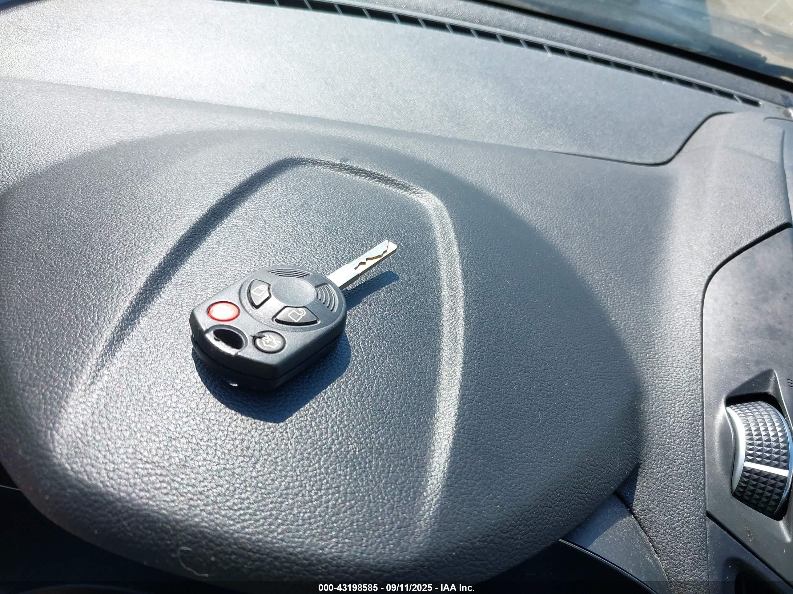 FORD ESCAPE image 11