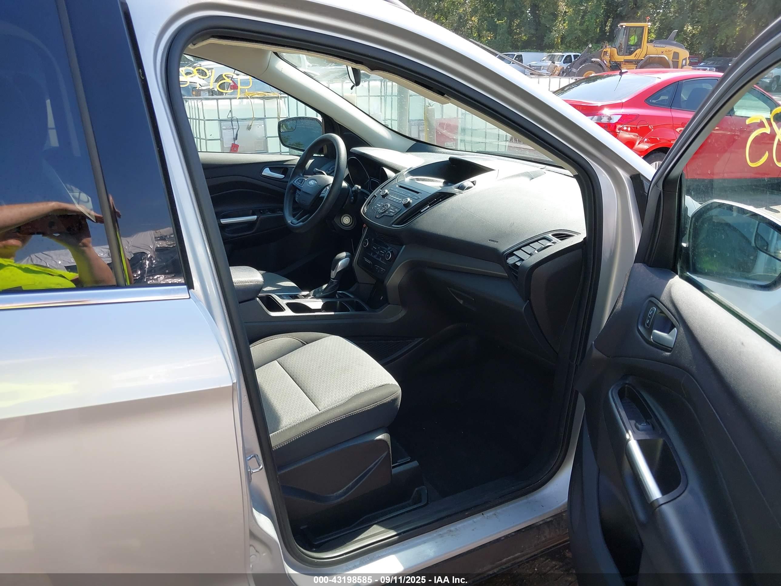 FORD ESCAPE image 5