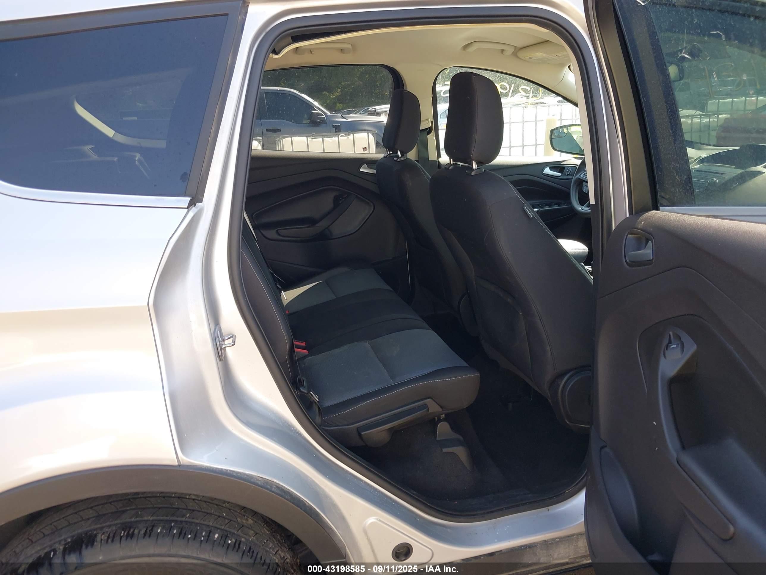 FORD ESCAPE image 8