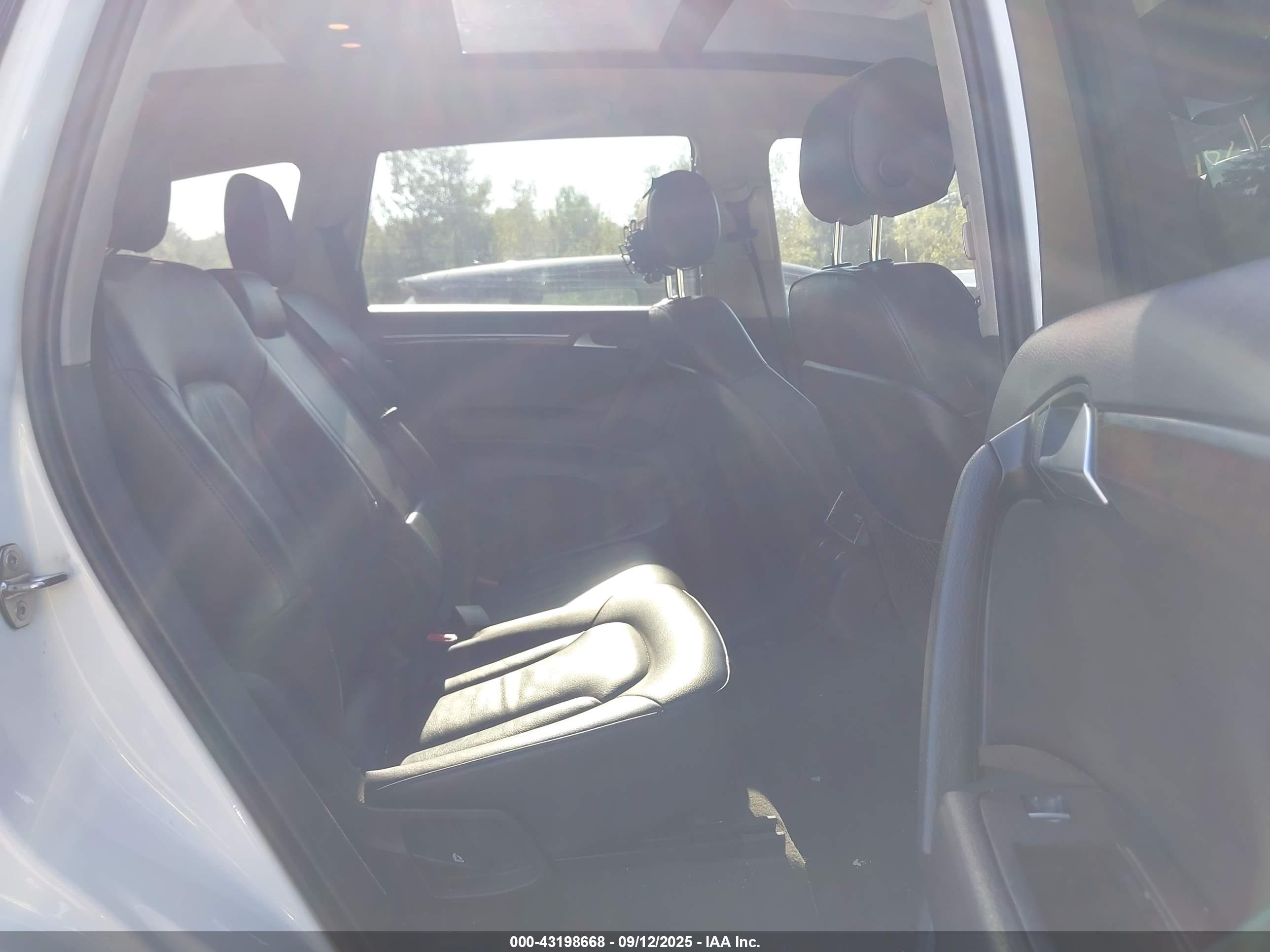 AUDI Q7 image 8