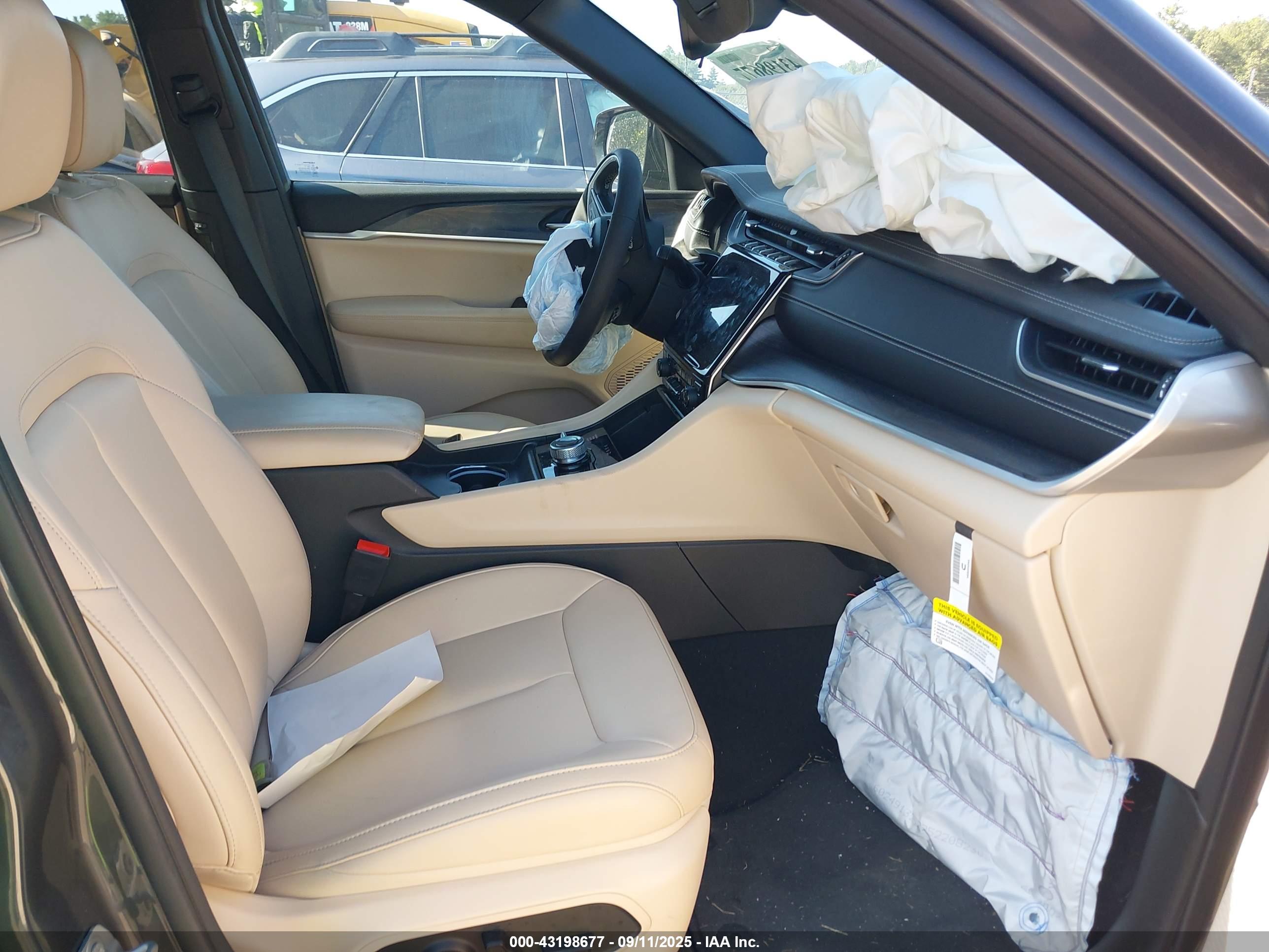 JEEP GRAND image 5