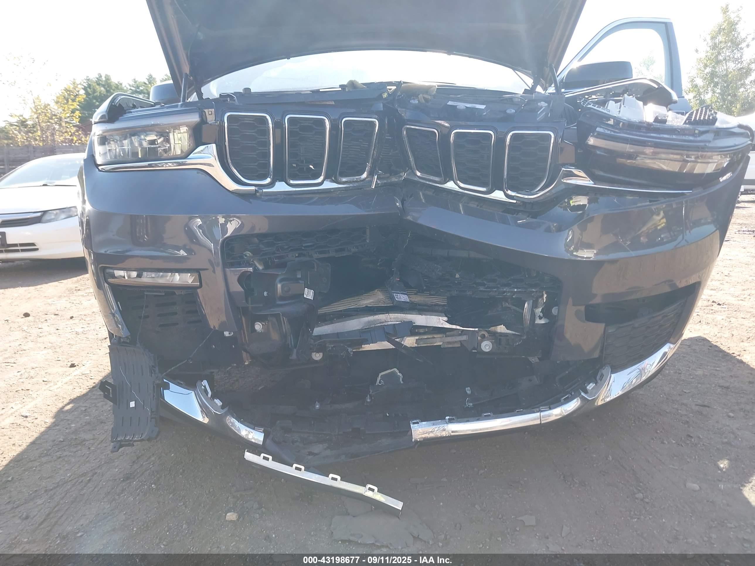 JEEP GRAND image 6