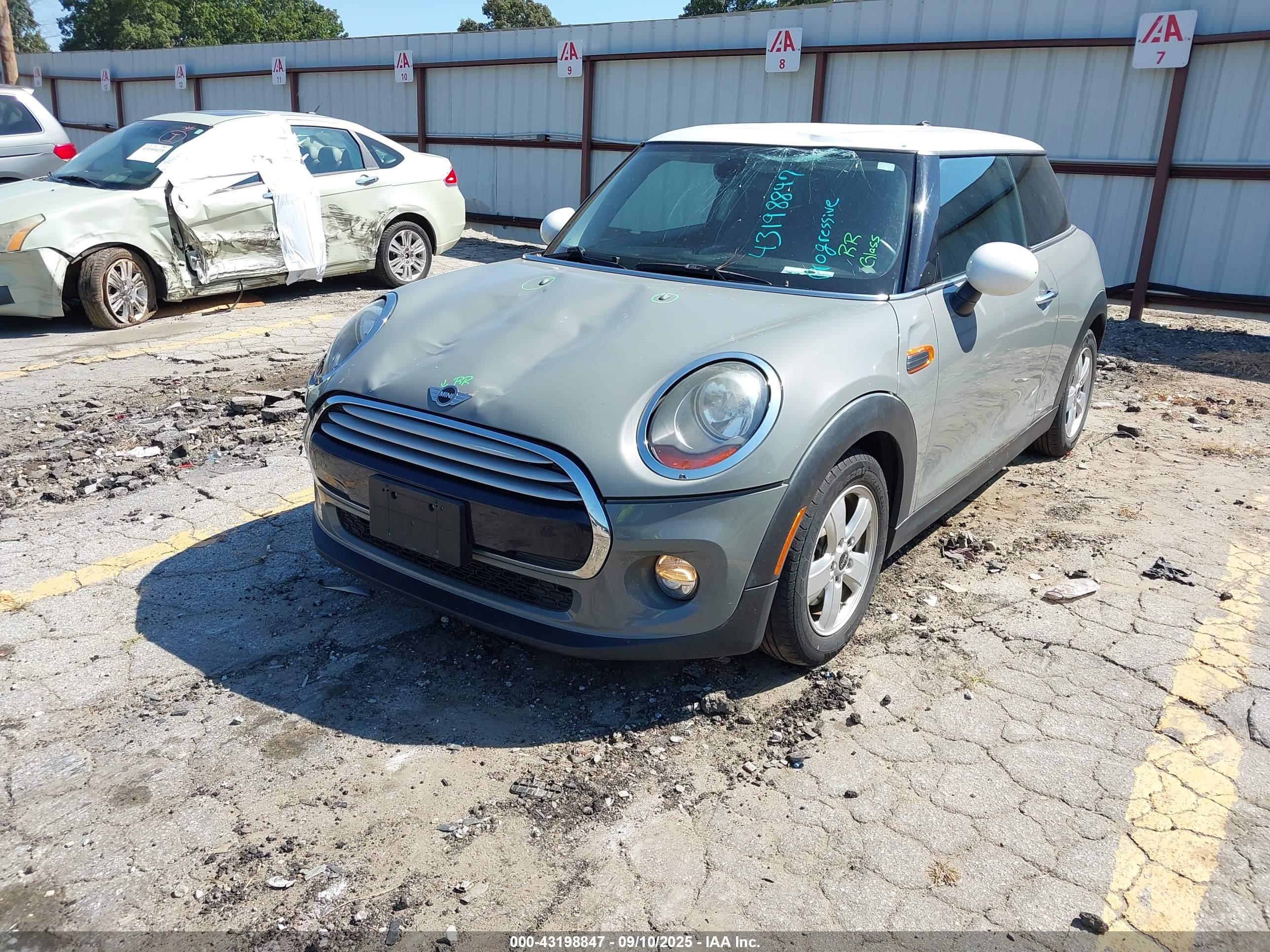 MINI HARDTOP image 2