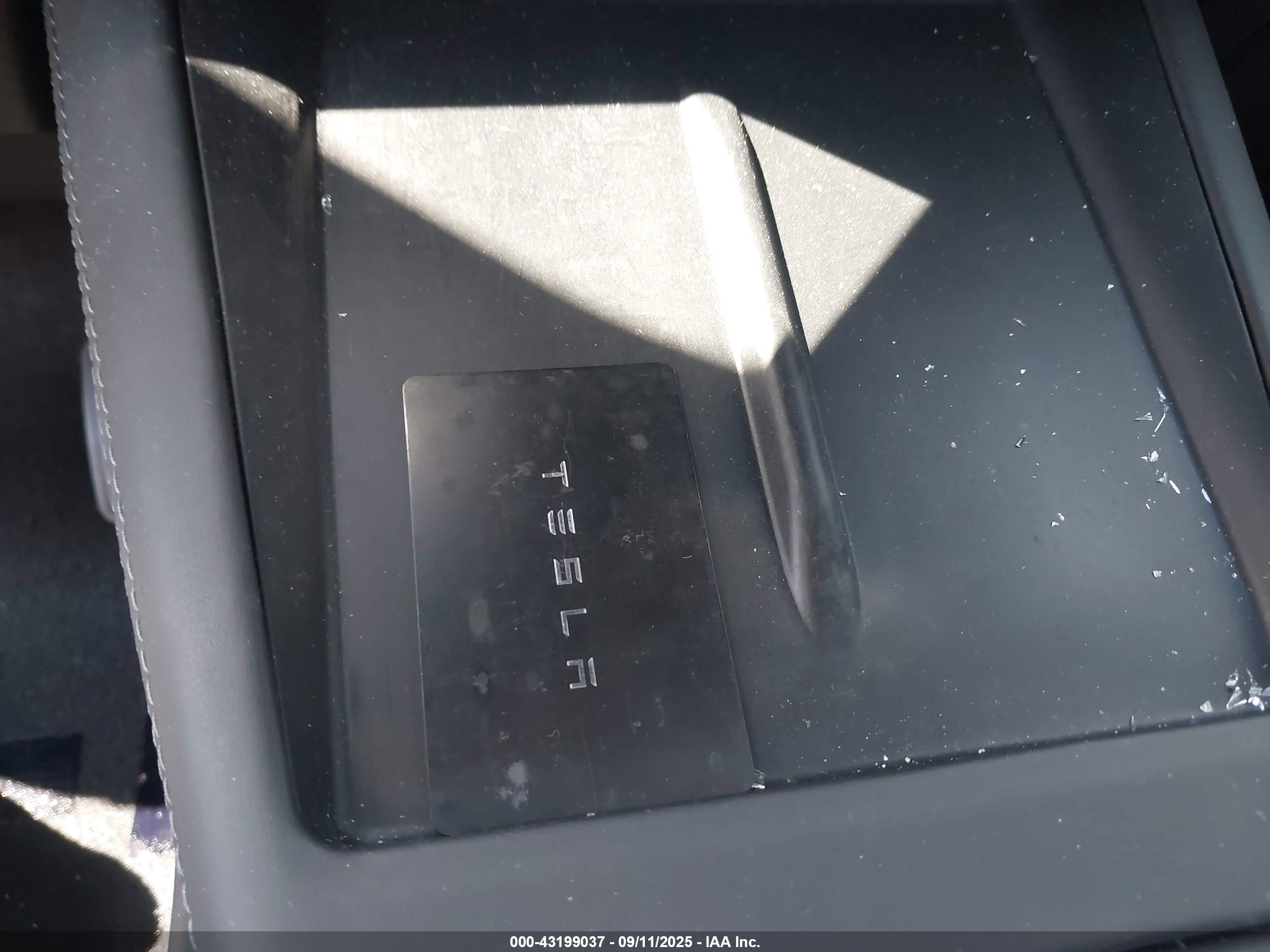 TESLA MODEL image 11