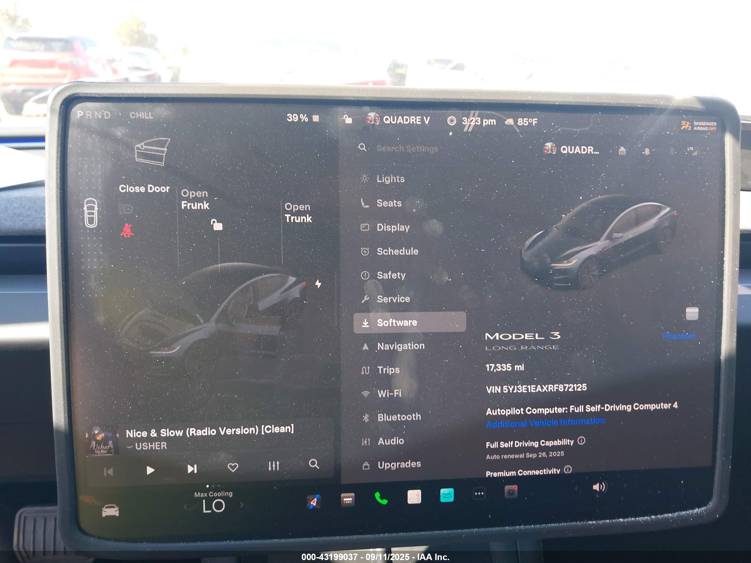 TESLA MODEL image 7