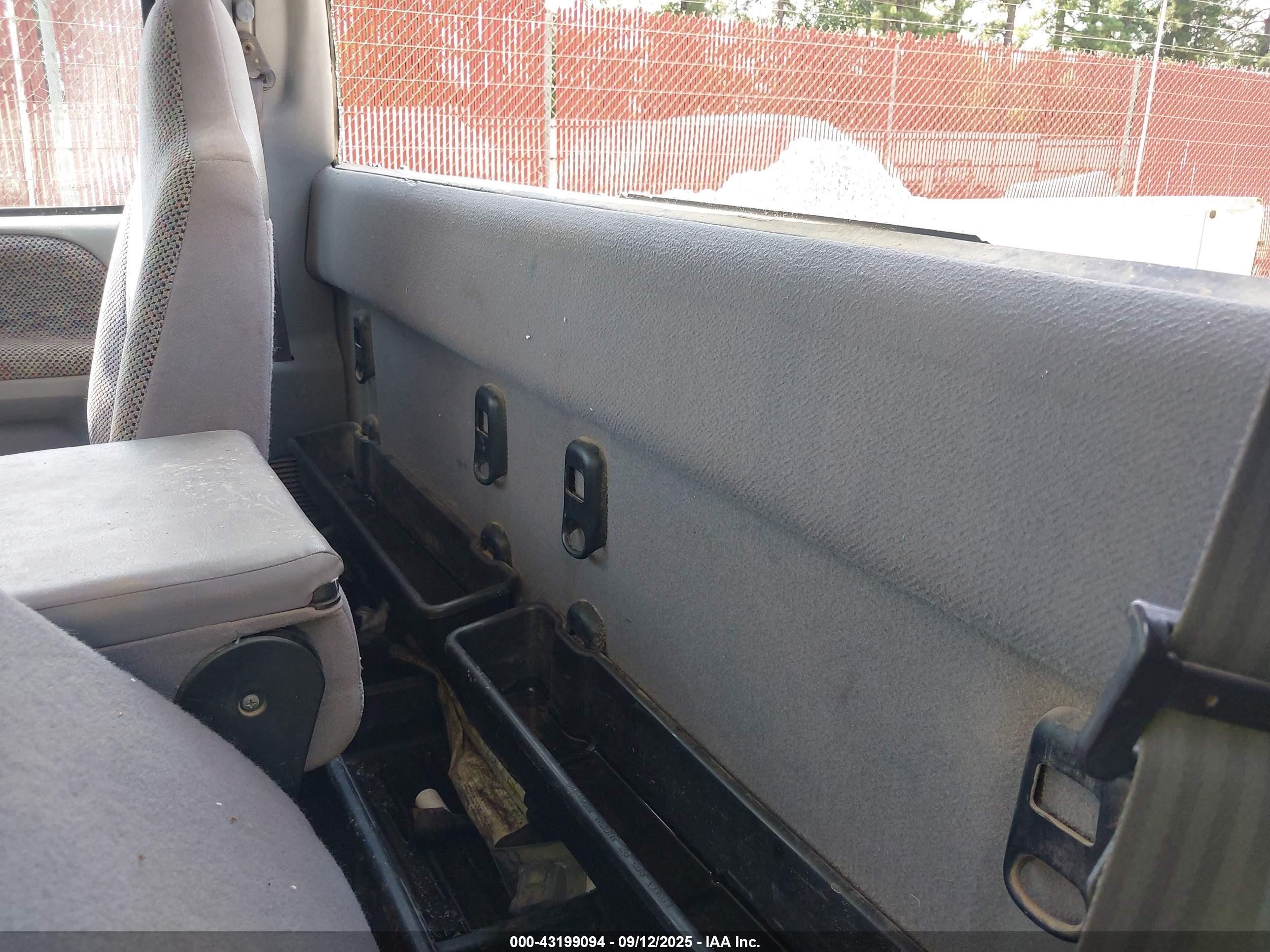DODGE RAM image 8