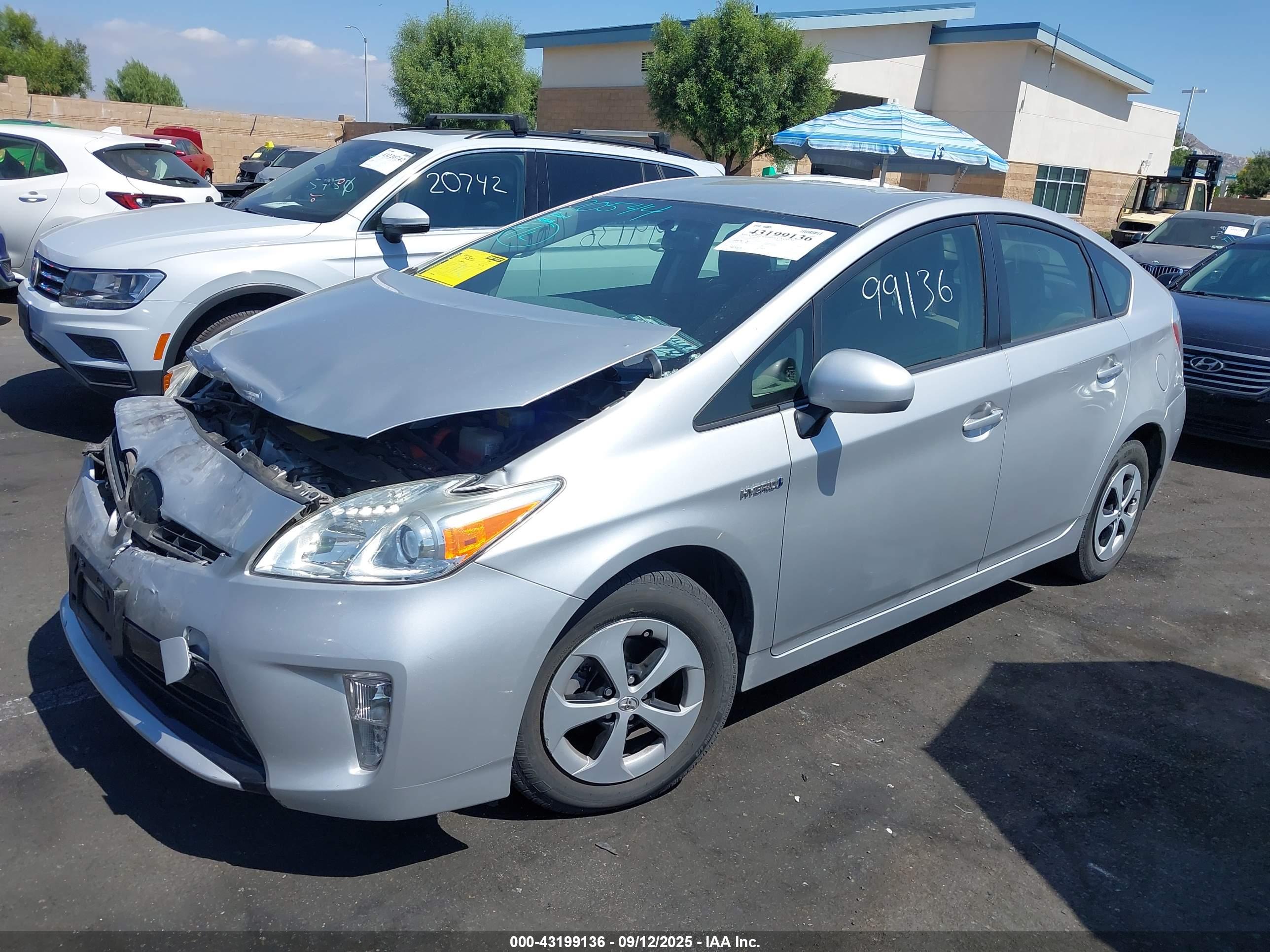 TOYOTA PRIUS image 2