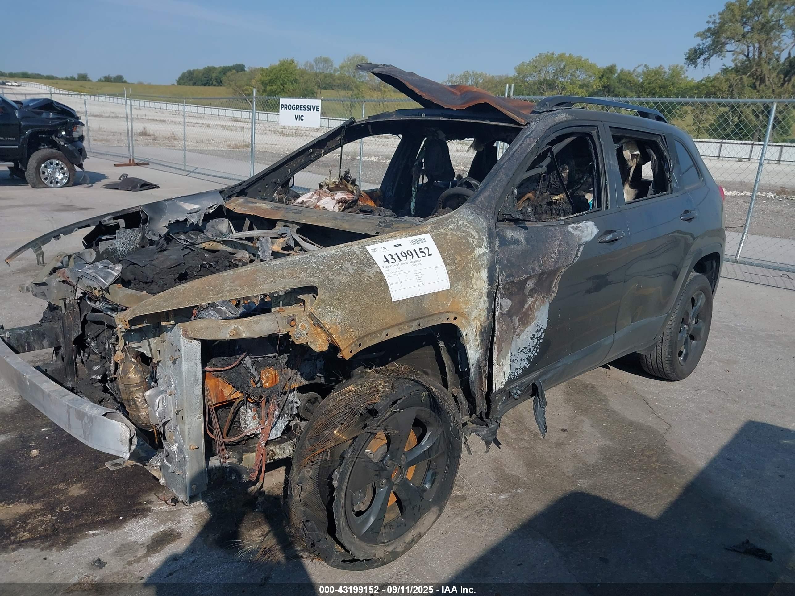 JEEP CHEROKEE image 2