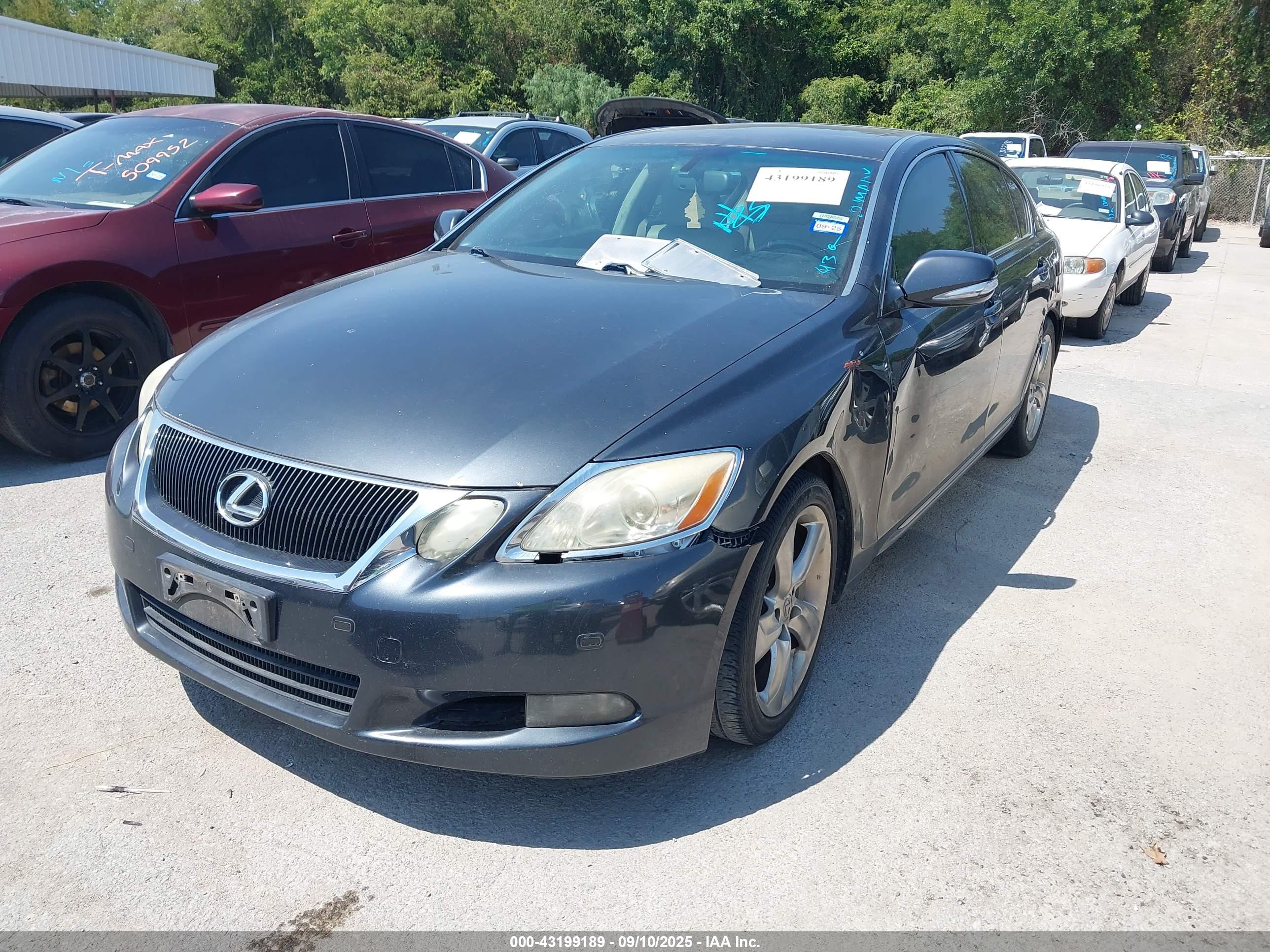 LEXUS GS image 2