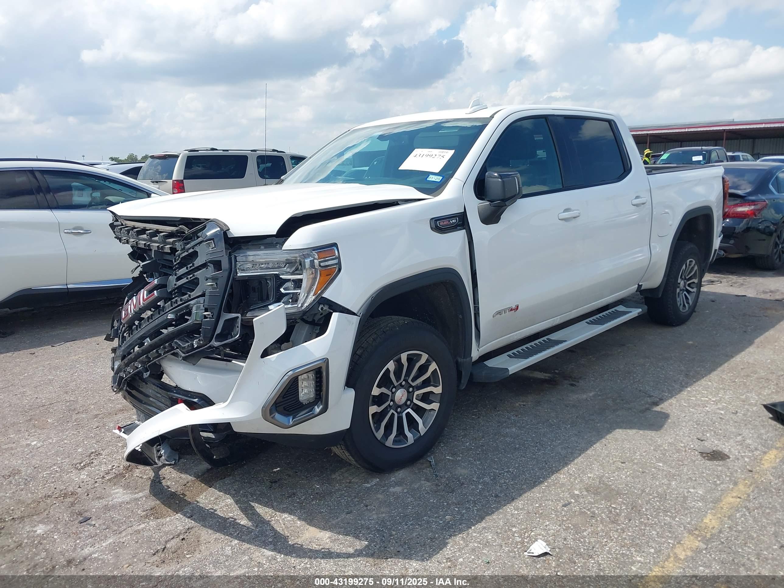 GMC SIERRA image 2
