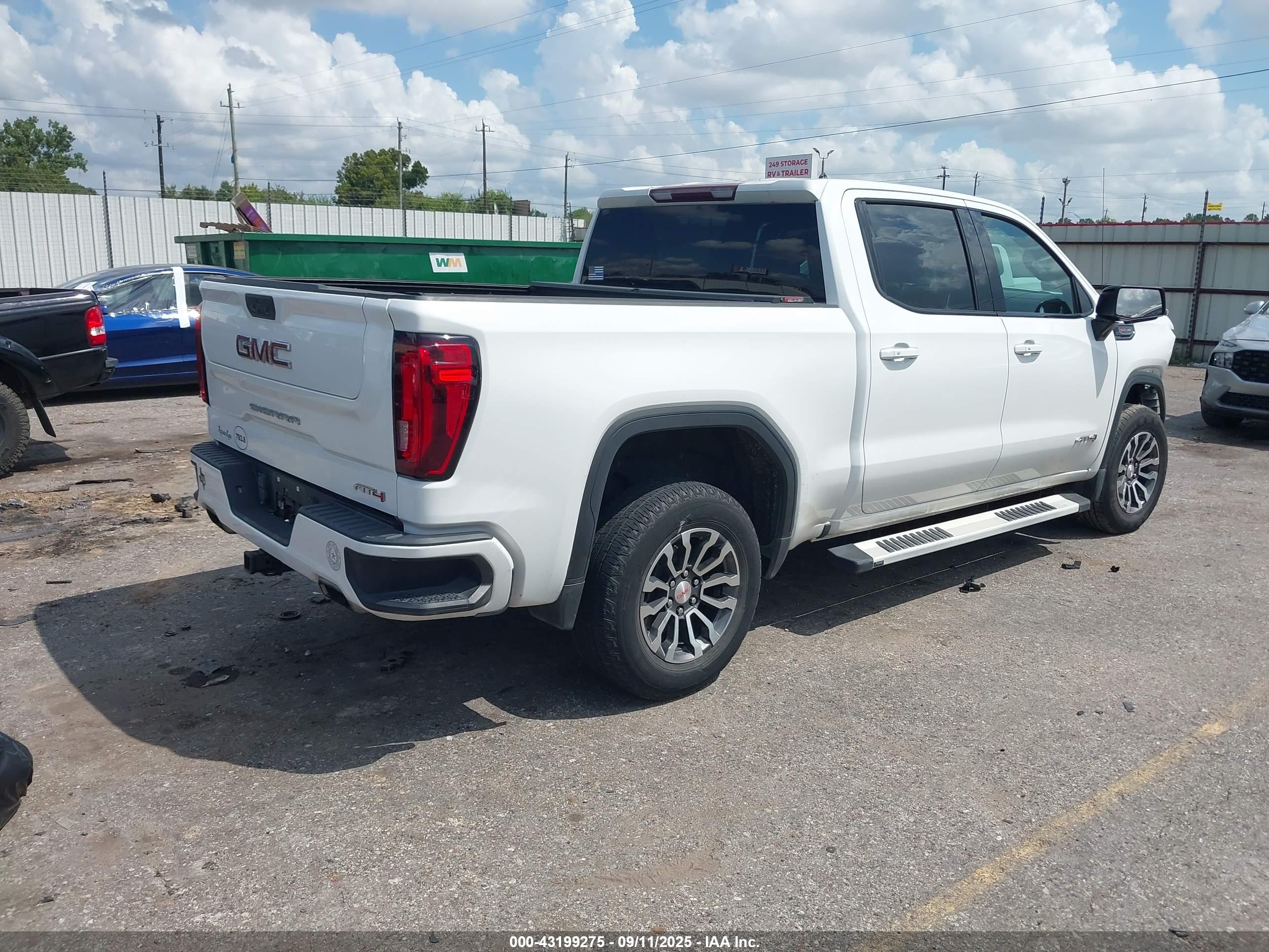 GMC SIERRA image 4