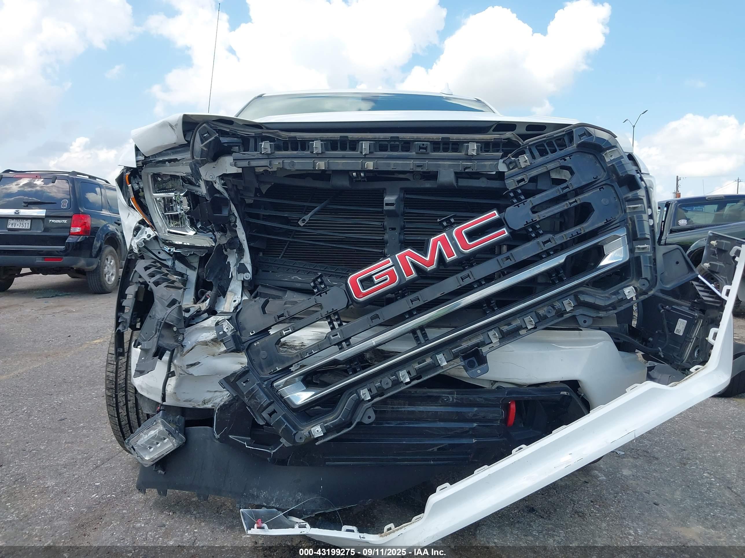 GMC SIERRA image 6