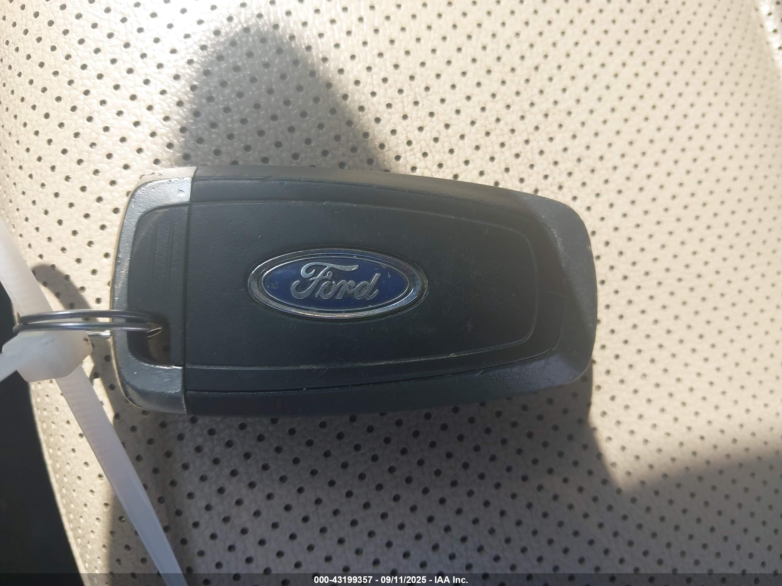 FORD ESCAPE image 11