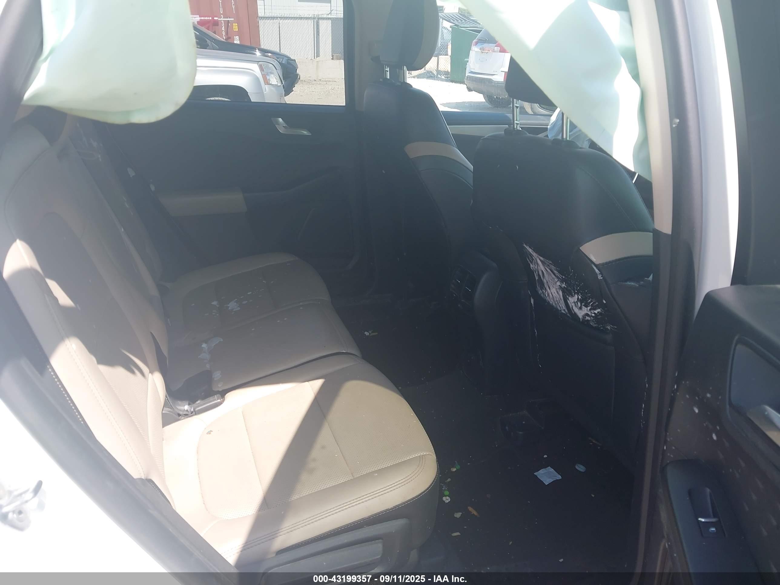 FORD ESCAPE image 8