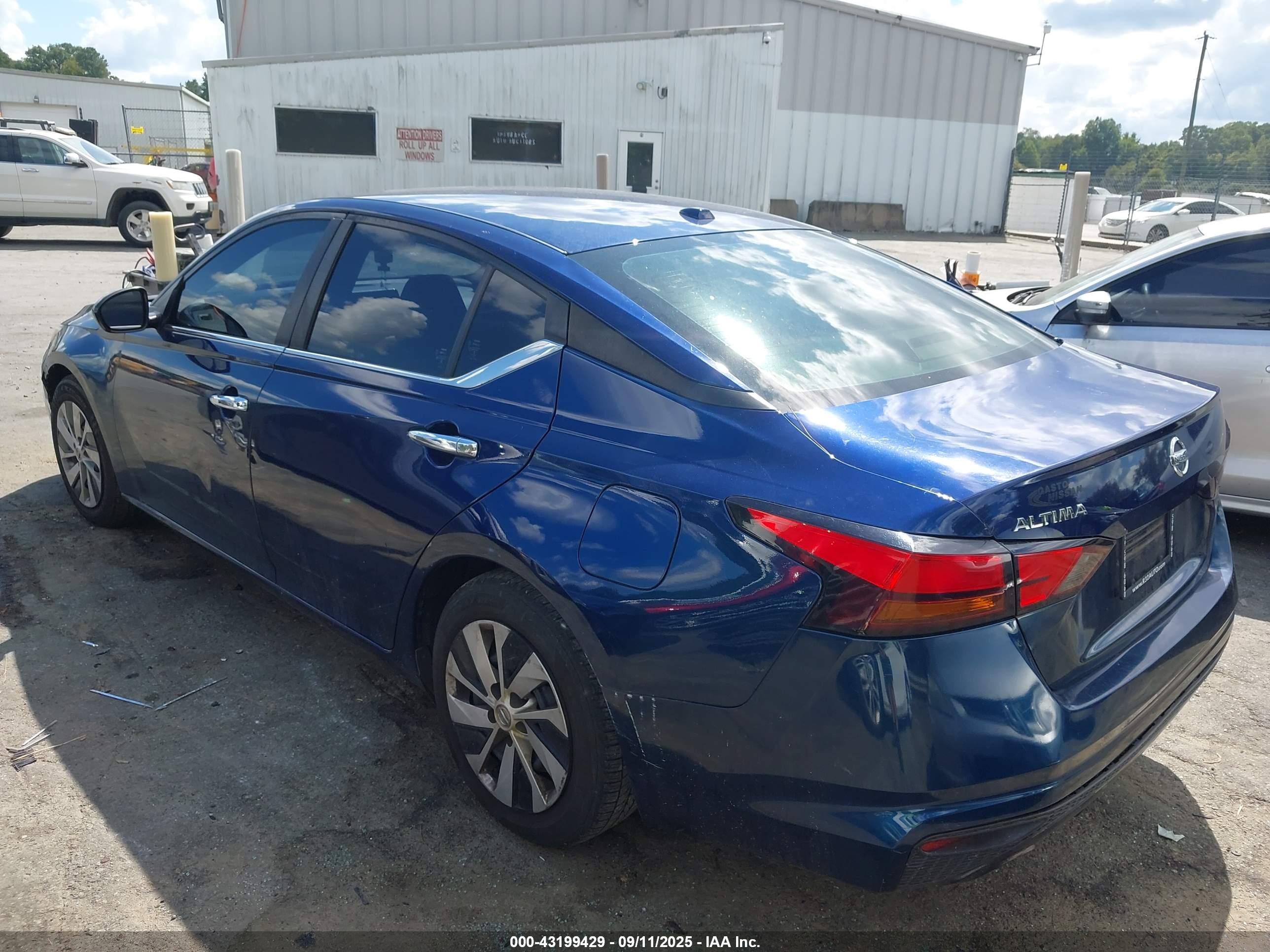 NISSAN ALTIMA image 3
