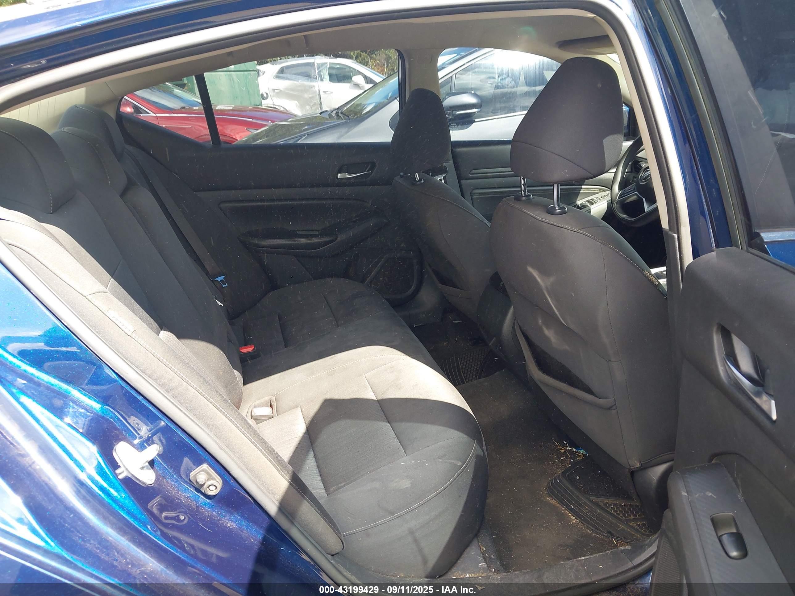NISSAN ALTIMA image 8