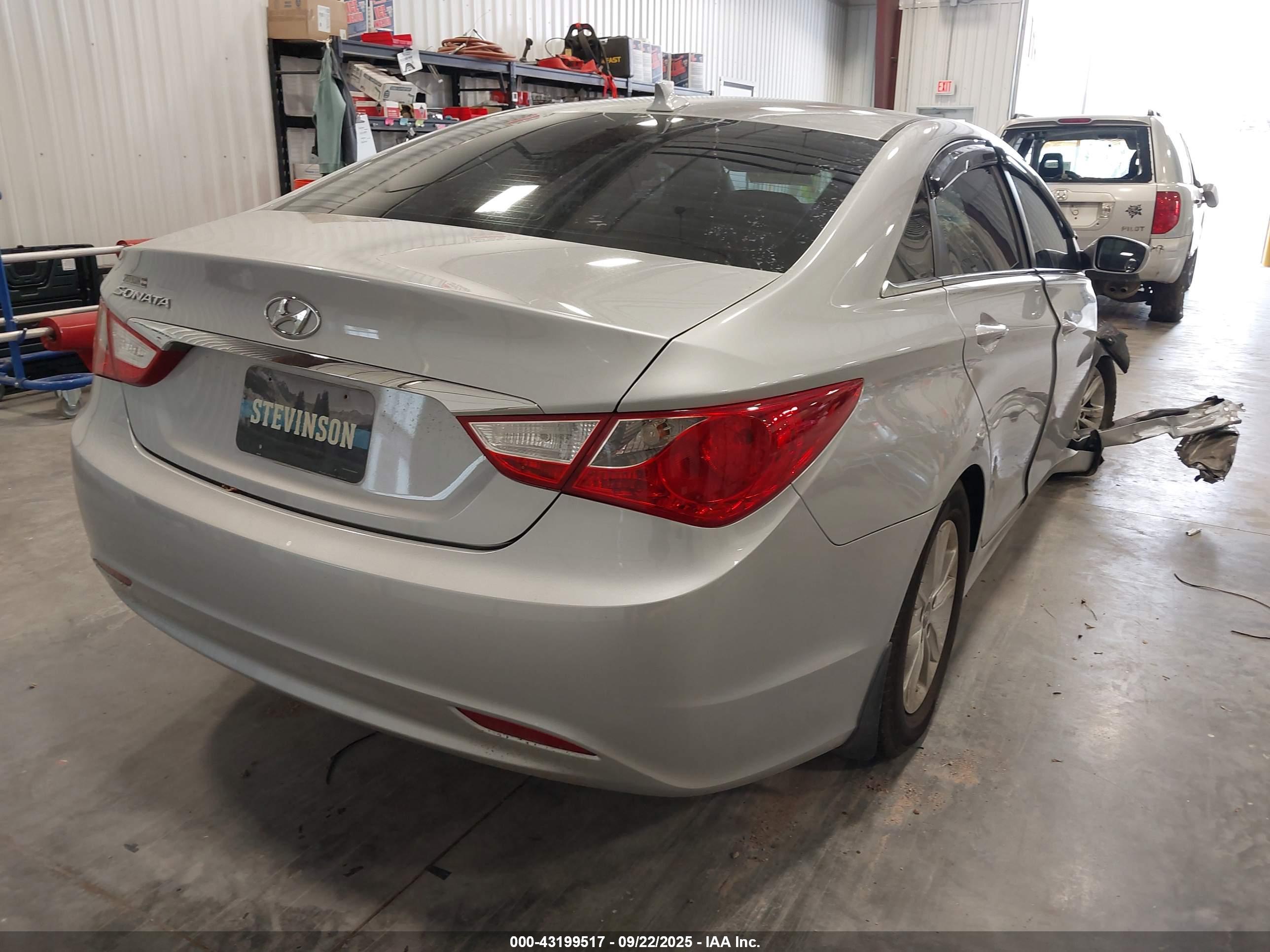 HYUNDAI SONATA image 4
