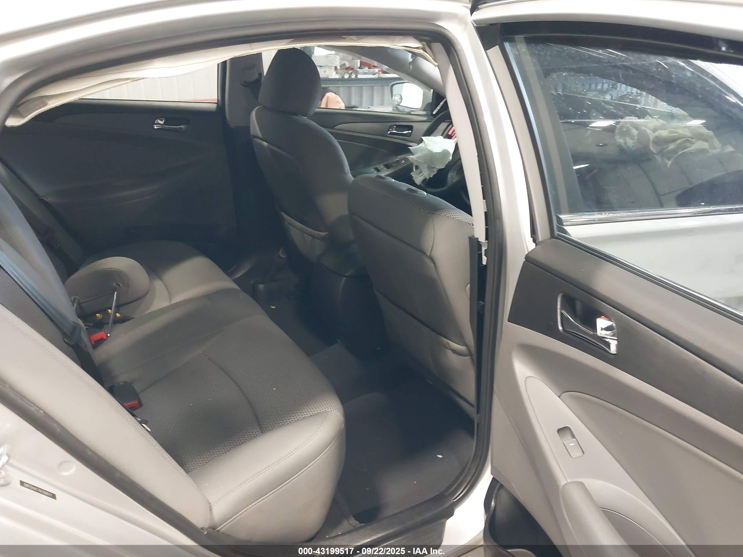 HYUNDAI SONATA image 8
