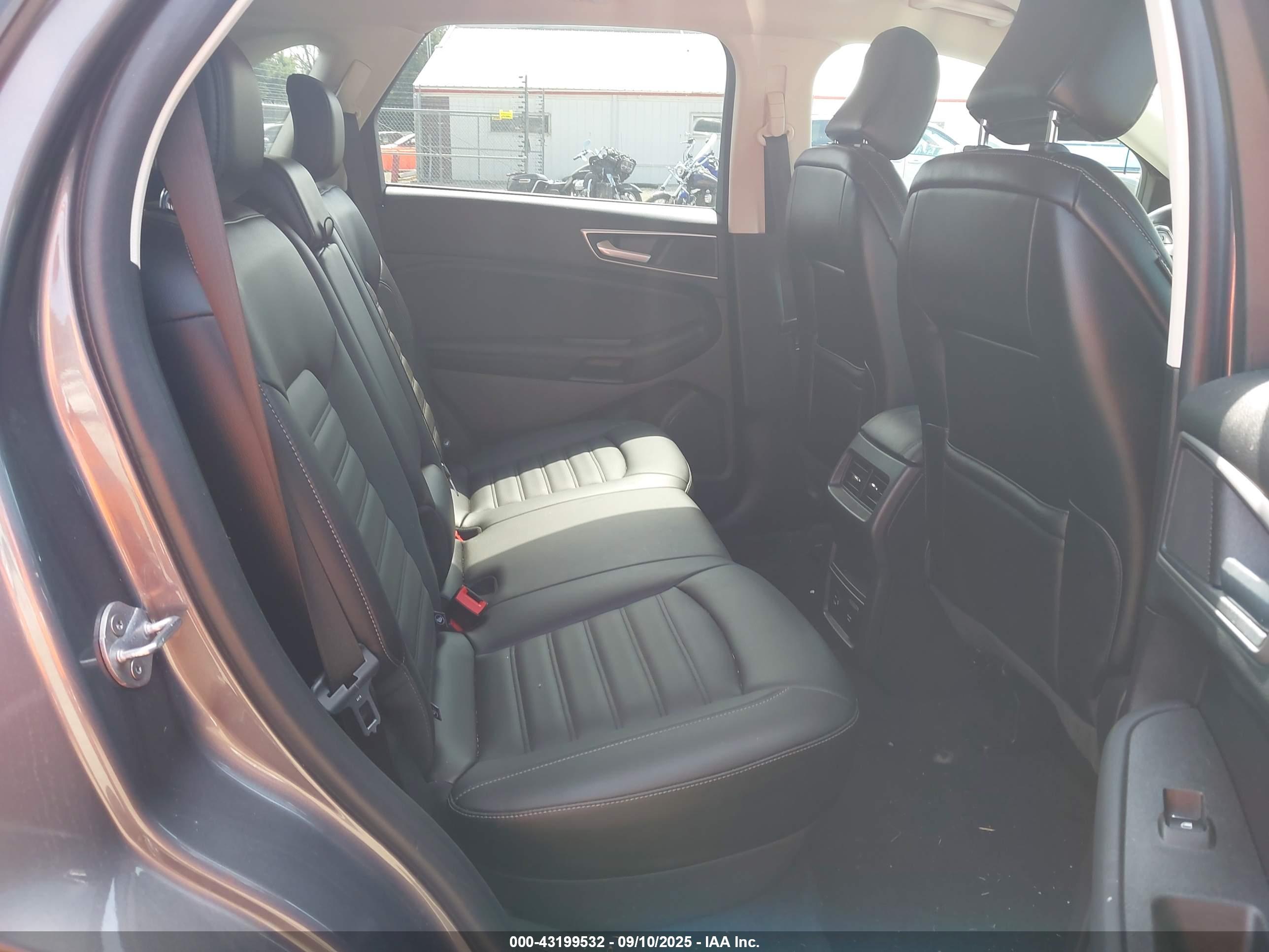 FORD EDGE image 8