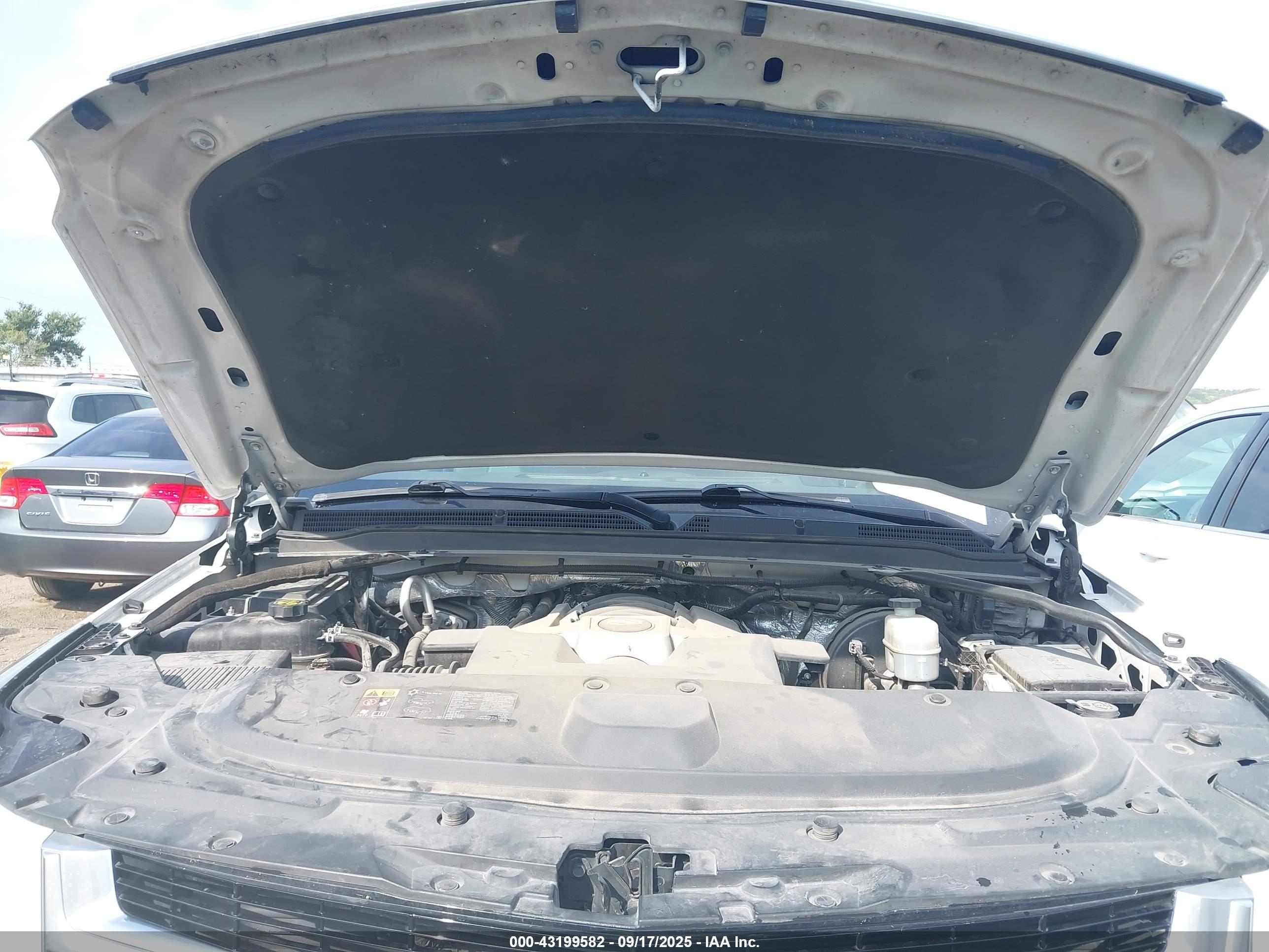CADILLAC ESCALADE image 10