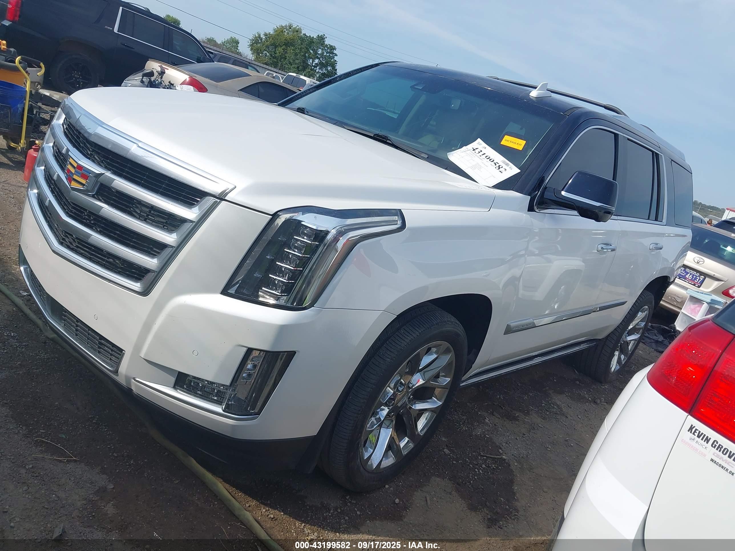 CADILLAC ESCALADE image 2