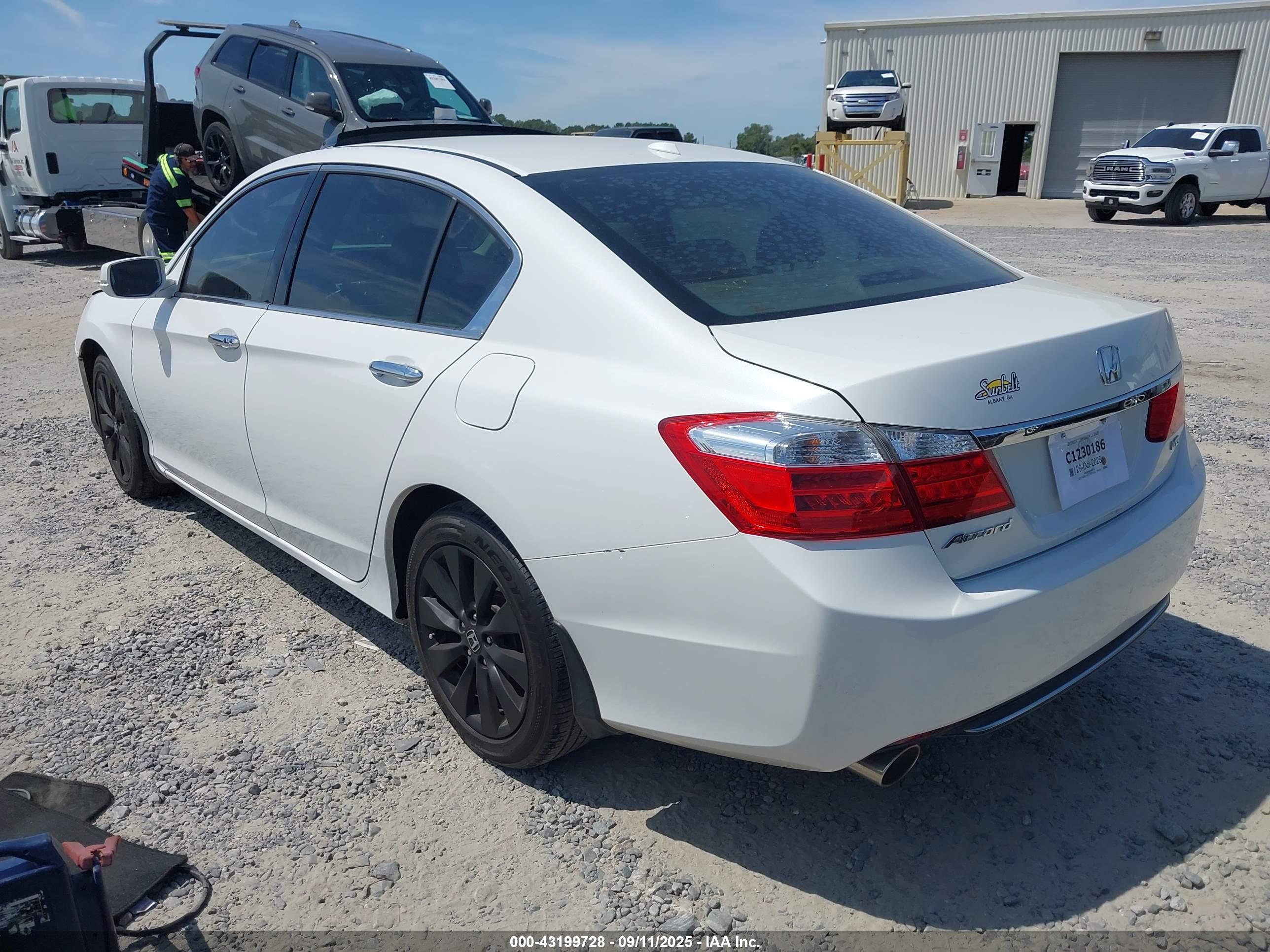 HONDA ACCORD image 3