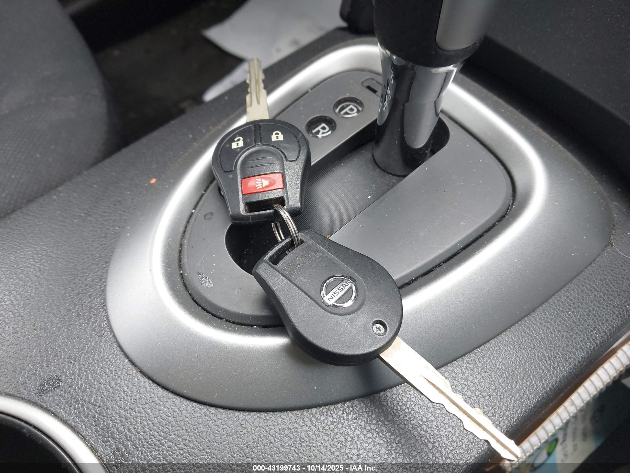 NISSAN ROGUE image 11