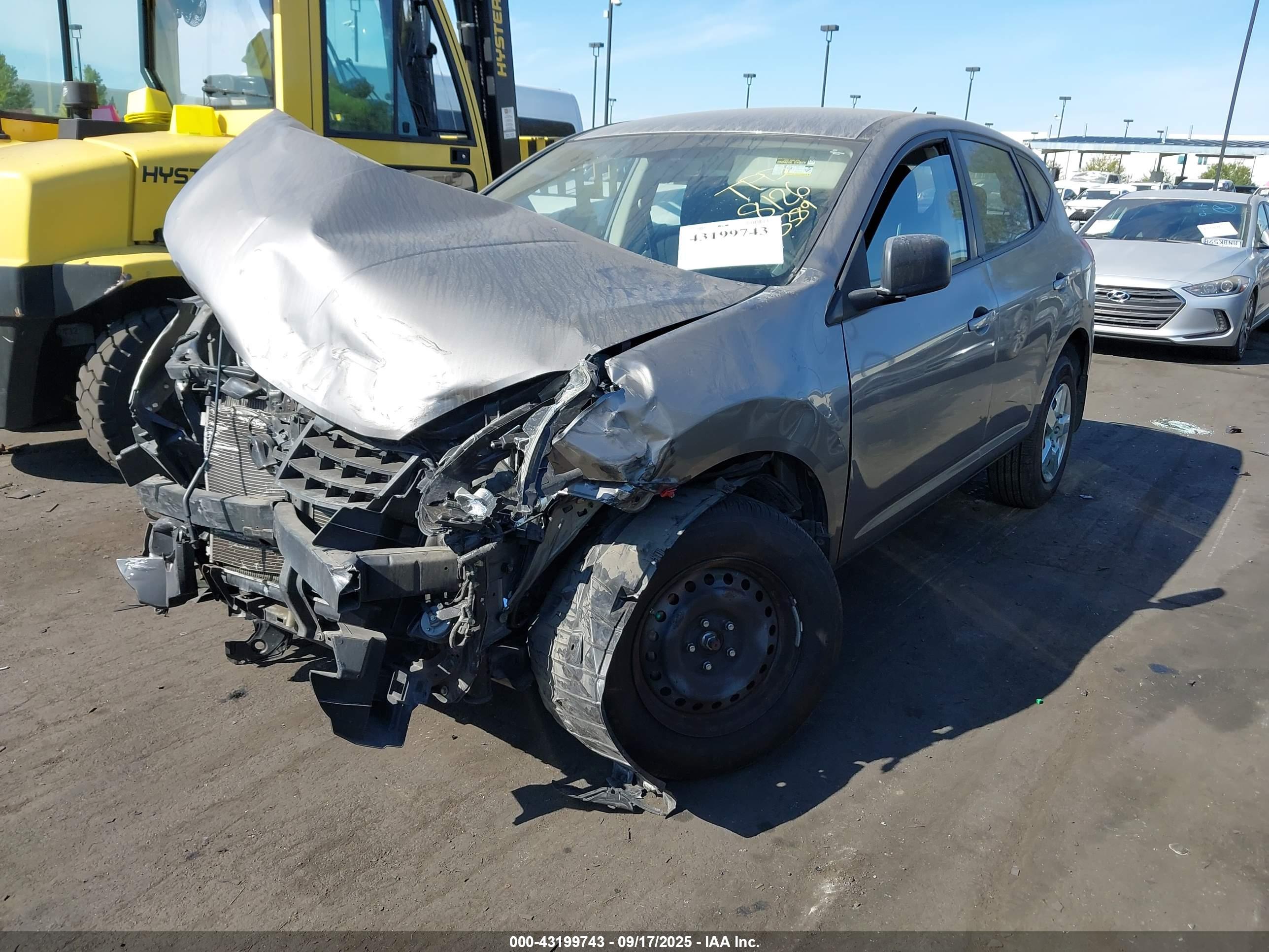NISSAN ROGUE image 2