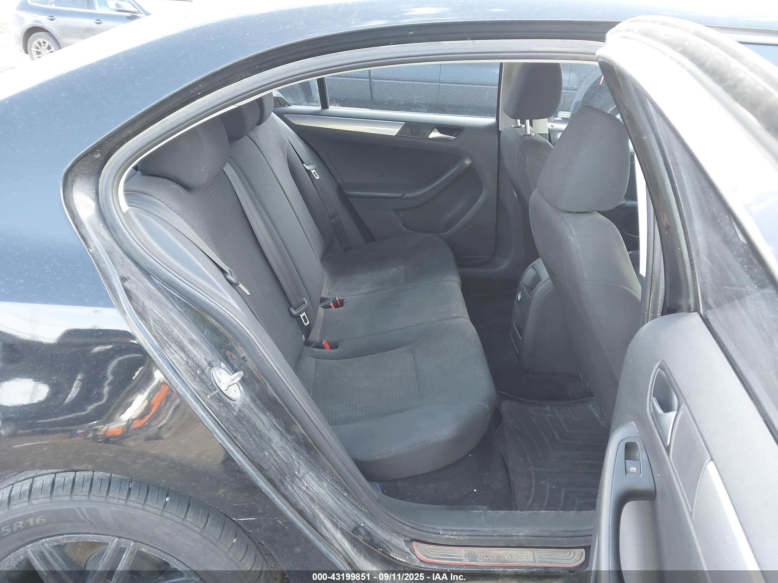 VOLKSWAGEN JETTA image 8