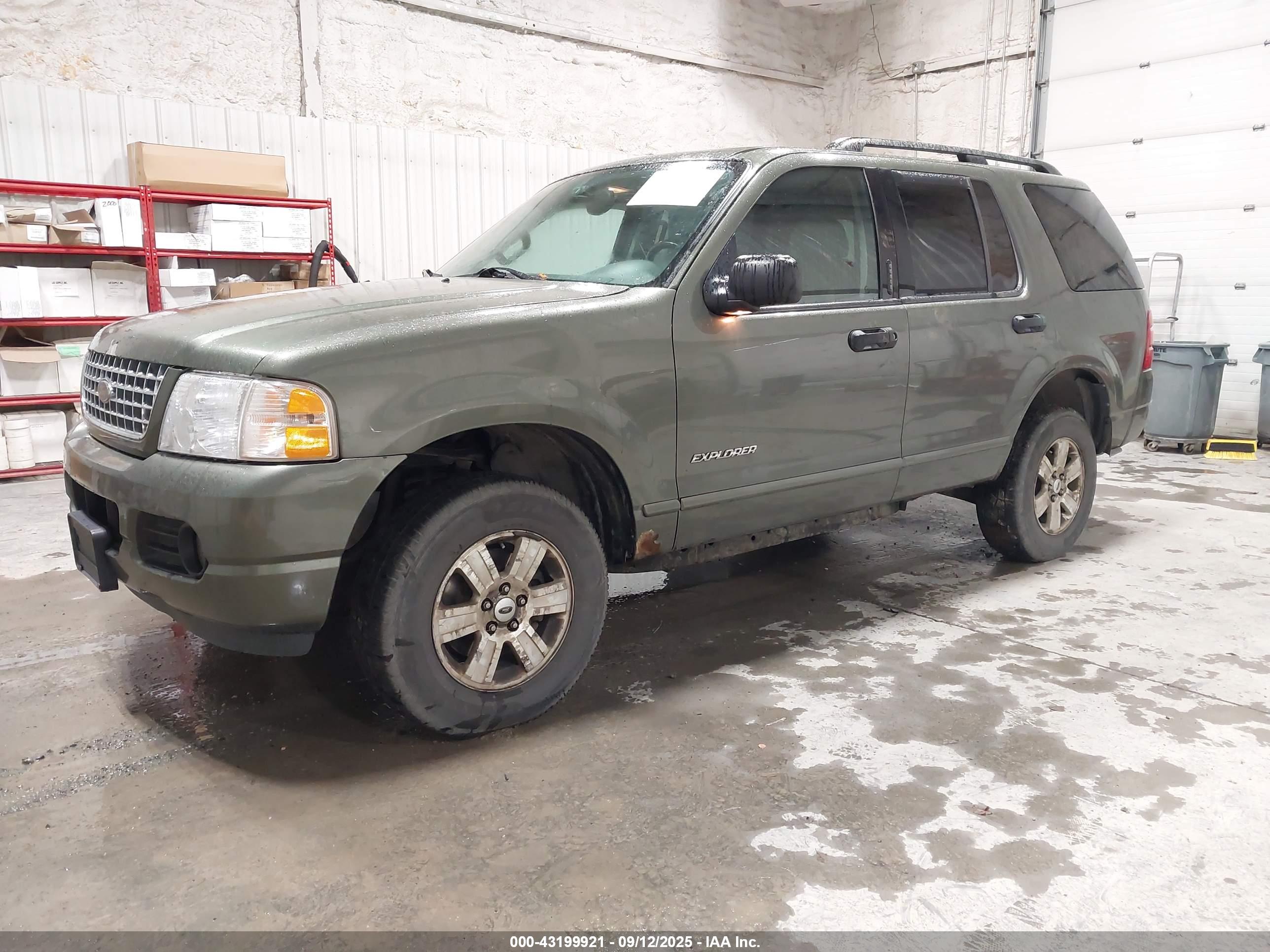 FORD EXPLORER image 2