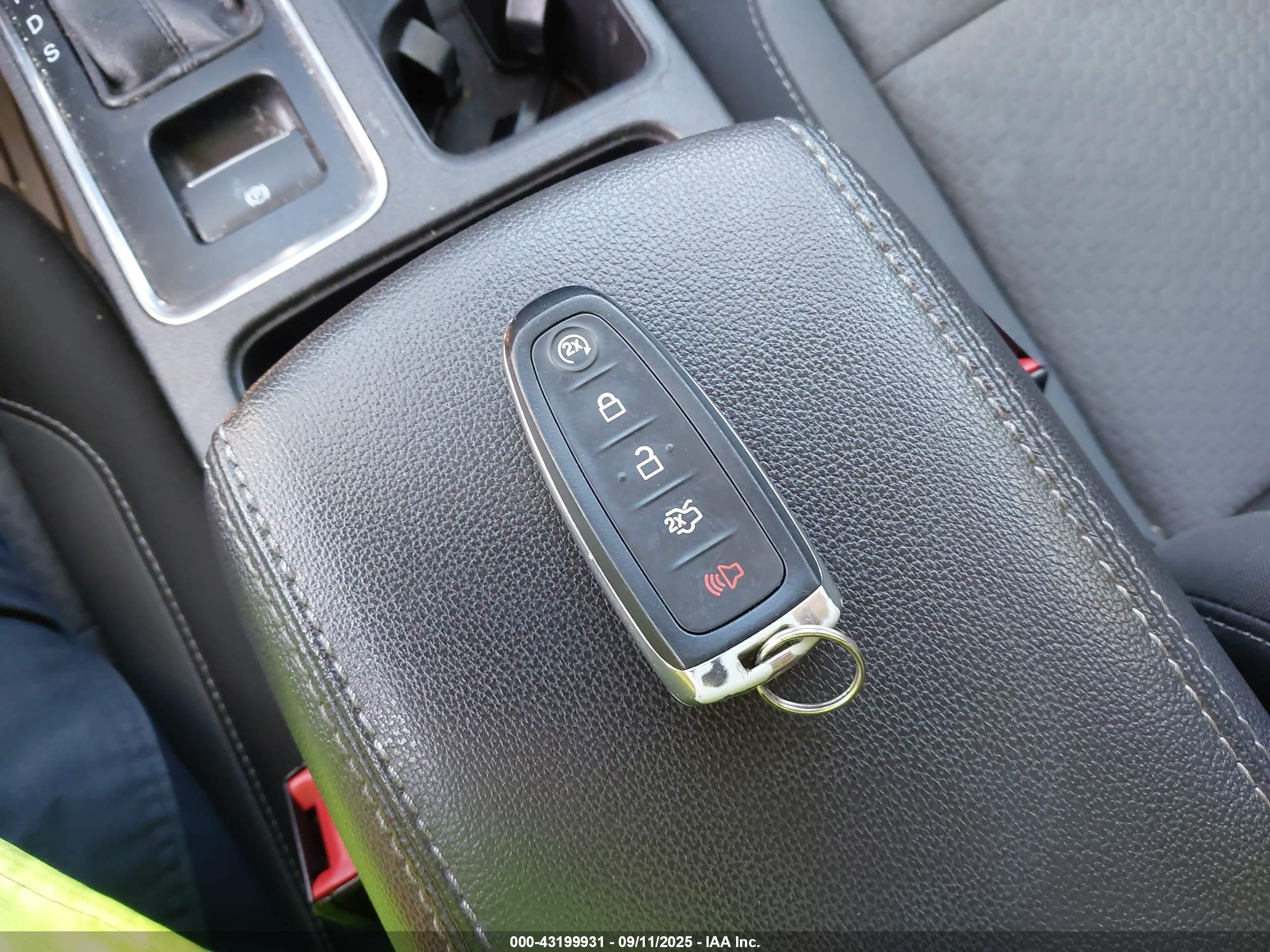 FORD ESCAPE image 11