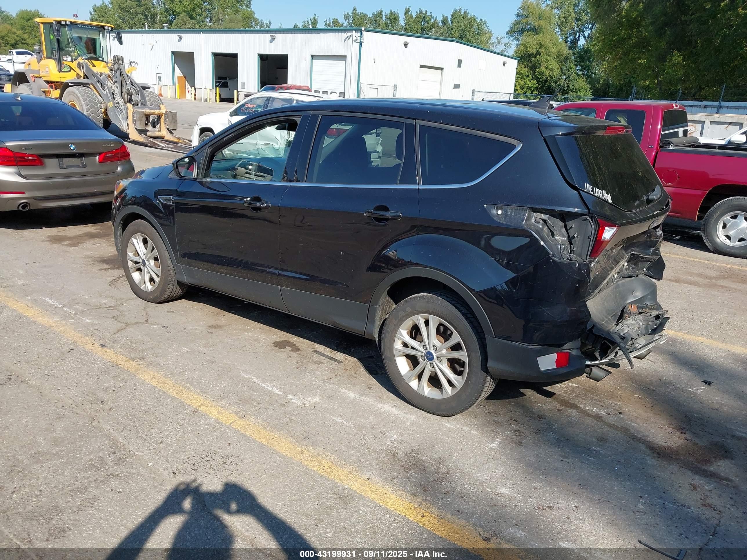 FORD ESCAPE image 3