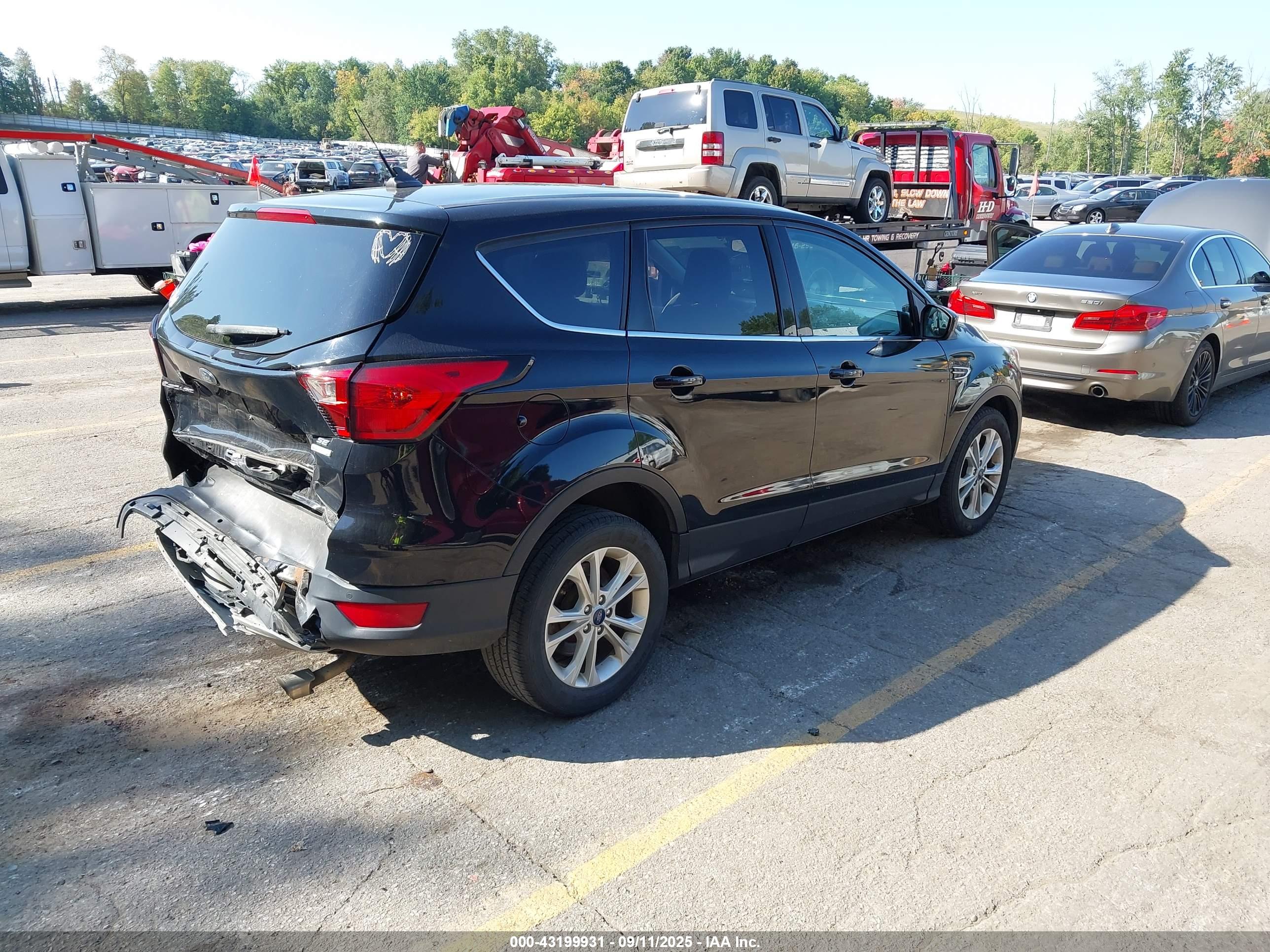 FORD ESCAPE image 4