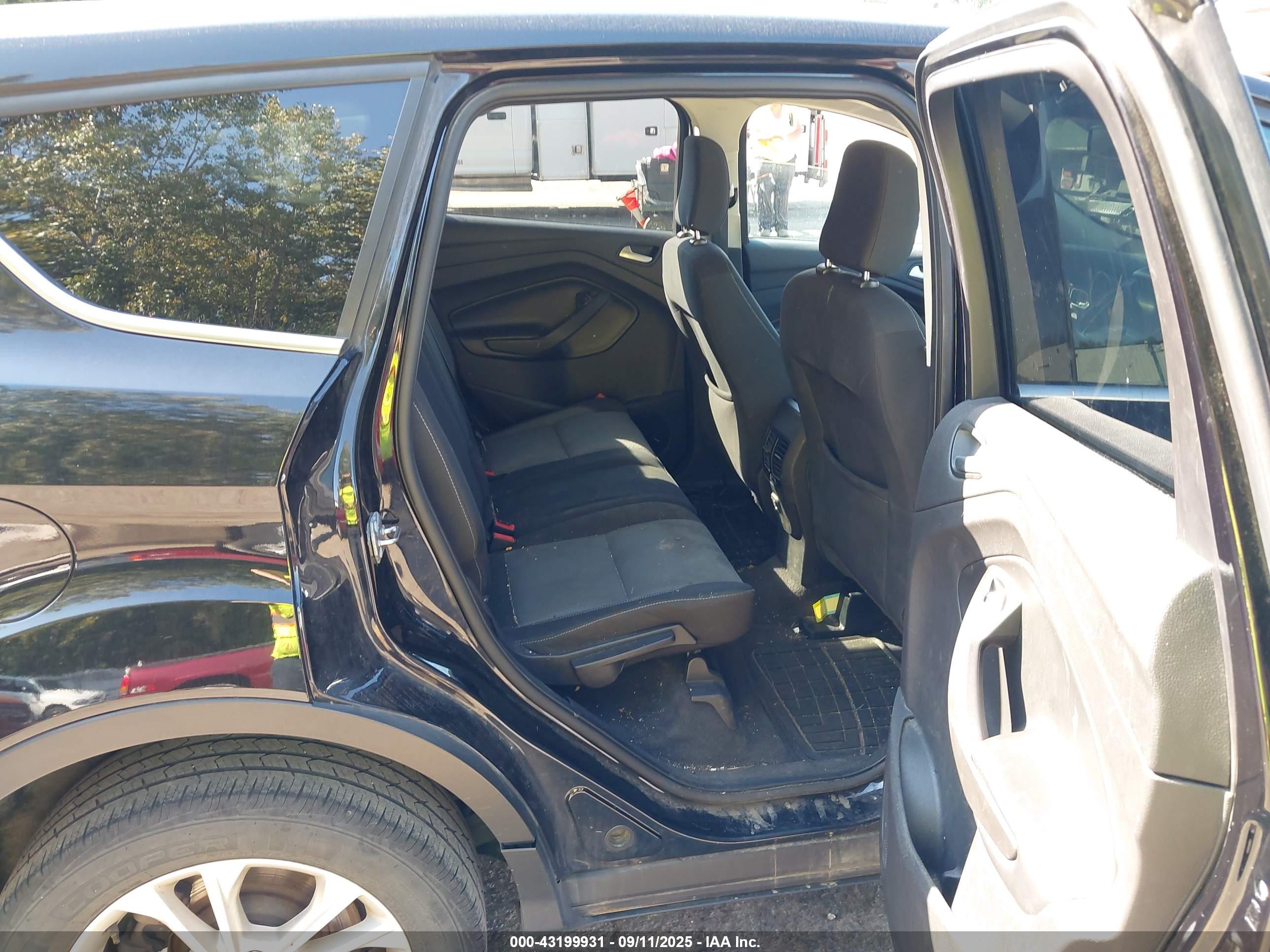 FORD ESCAPE image 8