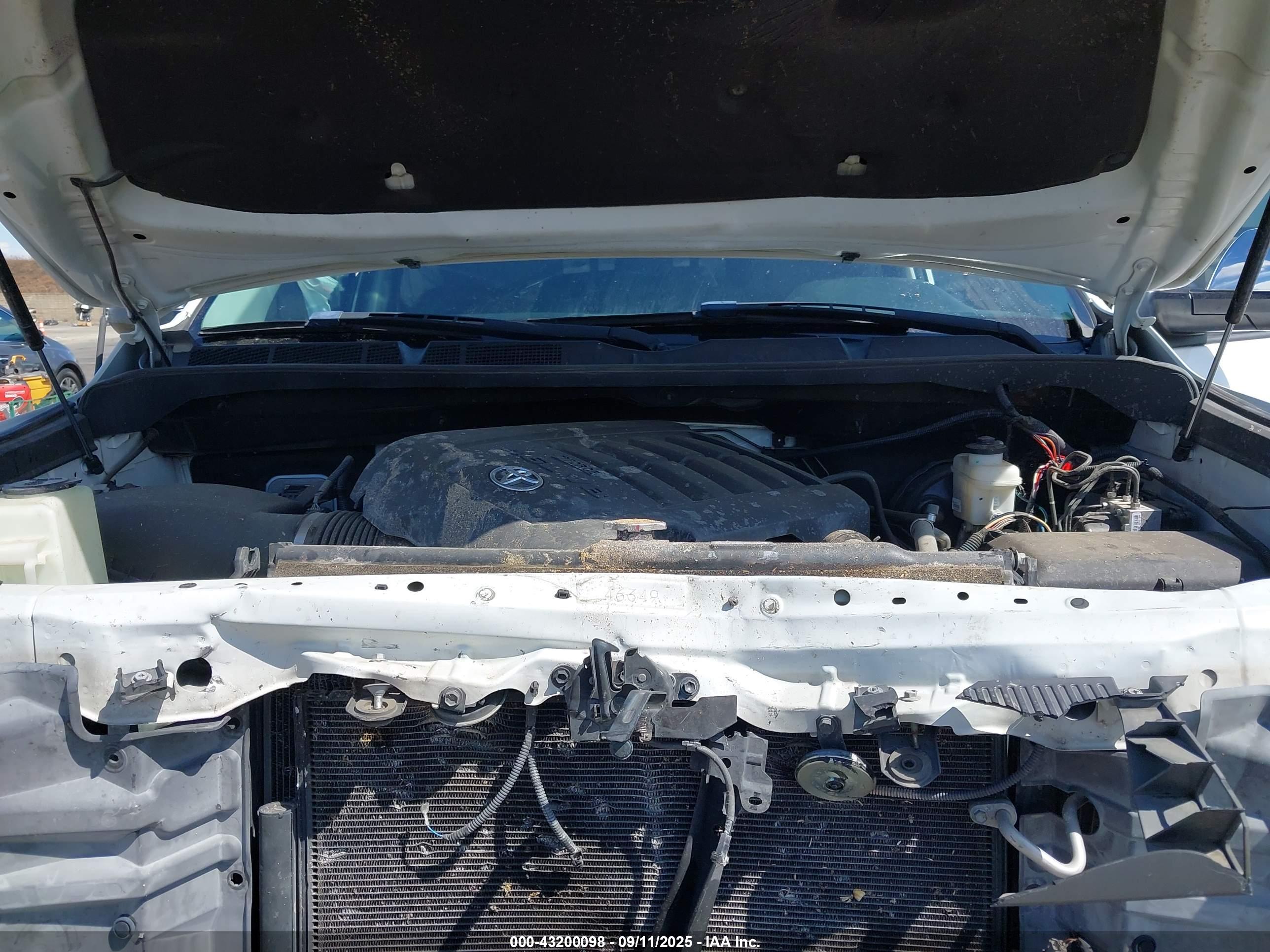 TOYOTA TUNDRA image 10