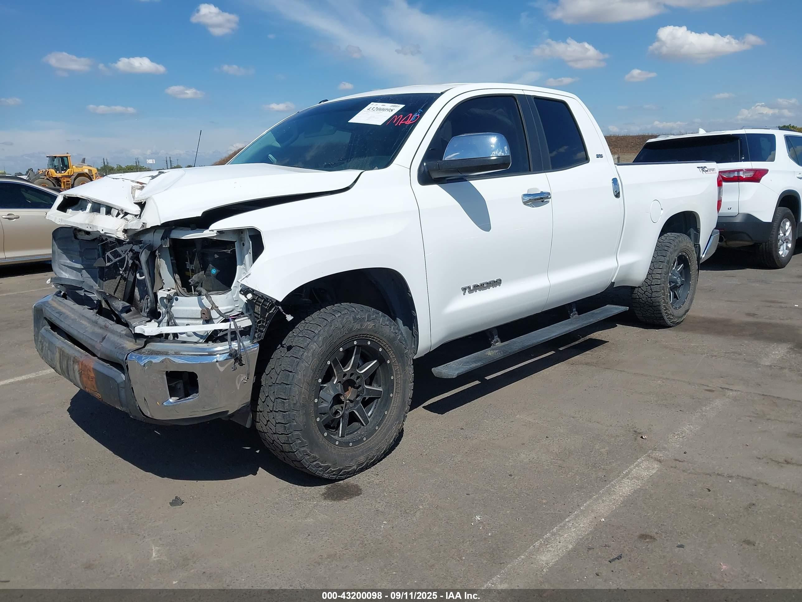 TOYOTA TUNDRA image 2