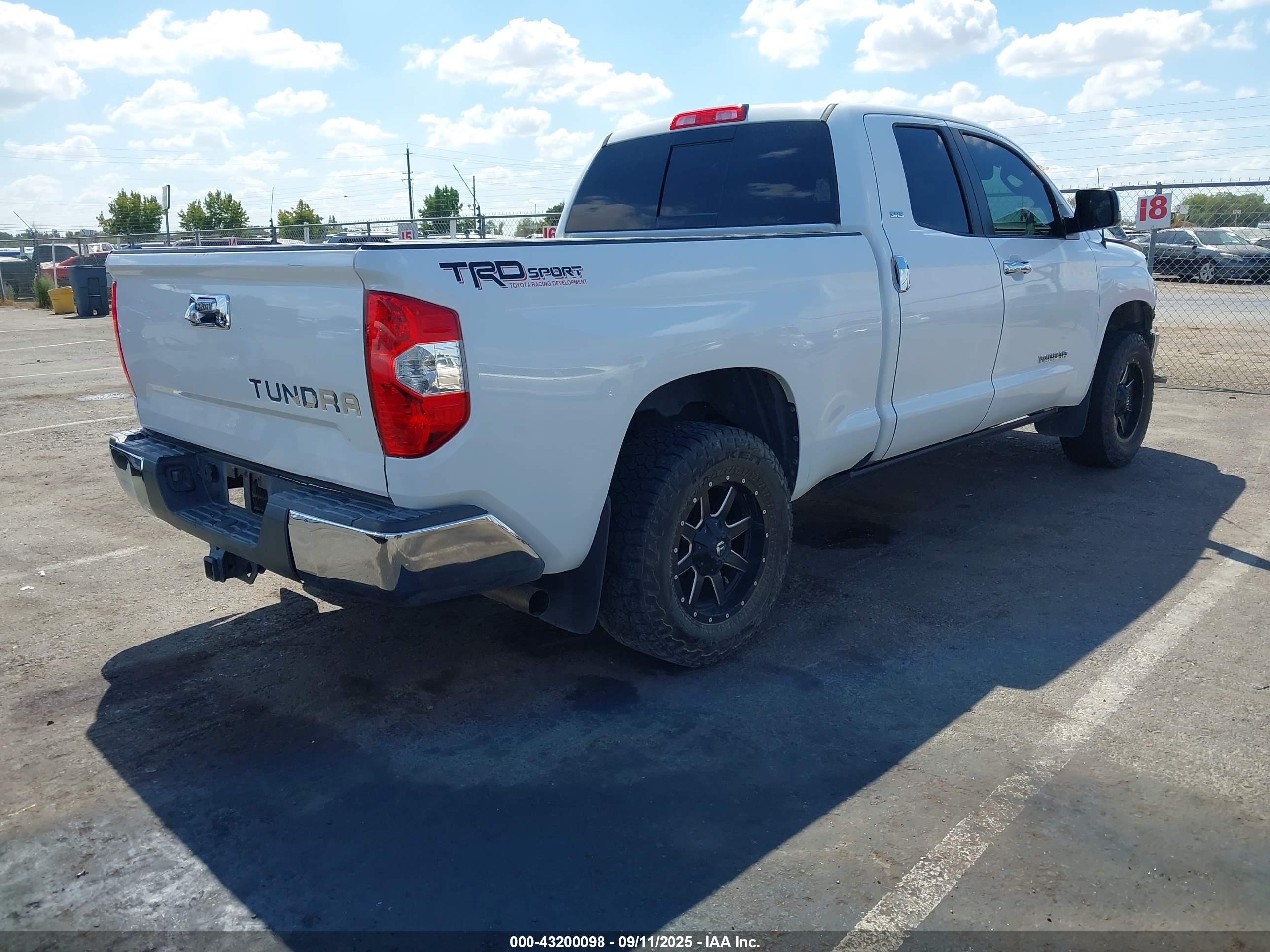 TOYOTA TUNDRA image 4