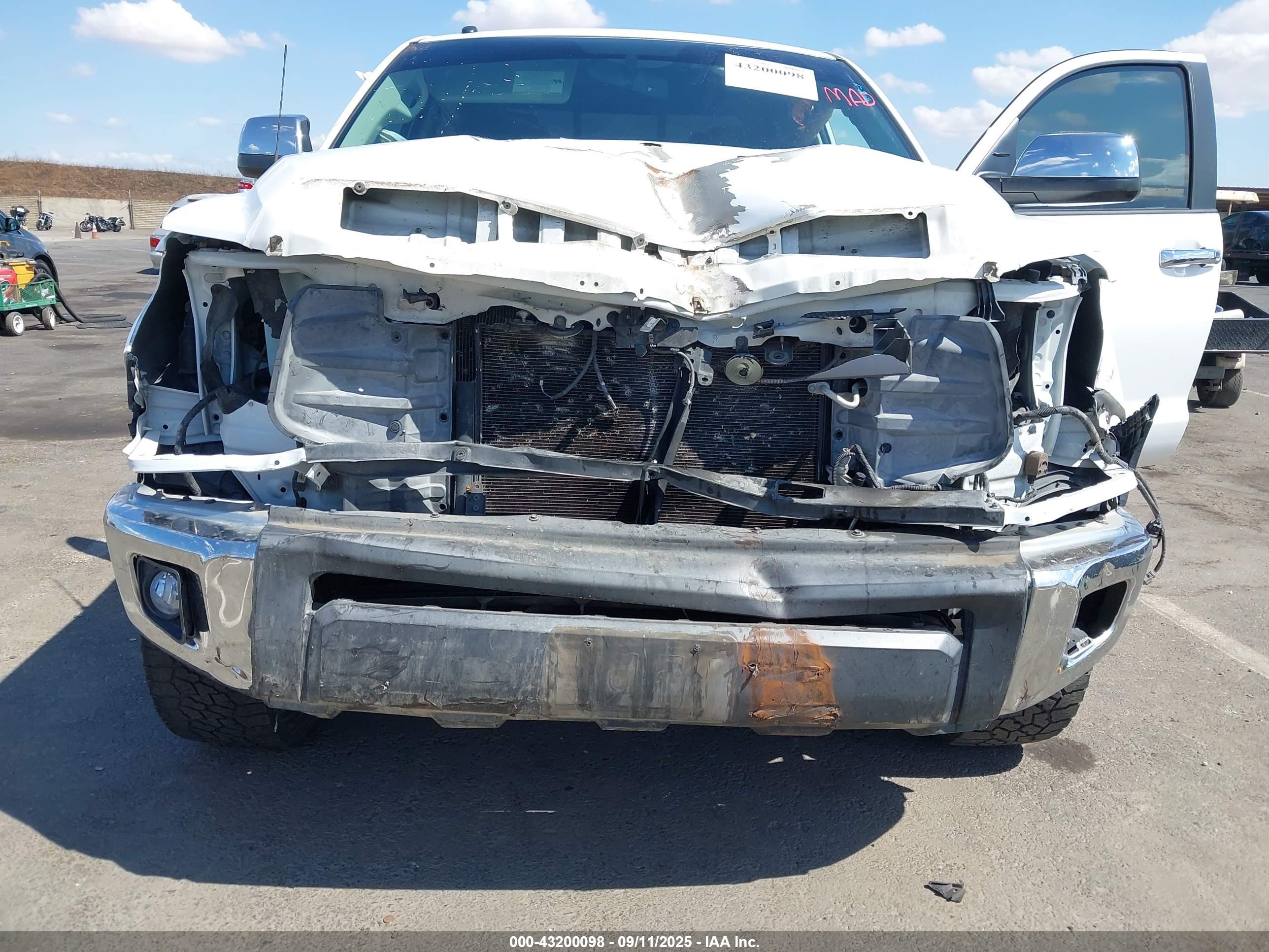TOYOTA TUNDRA image 6