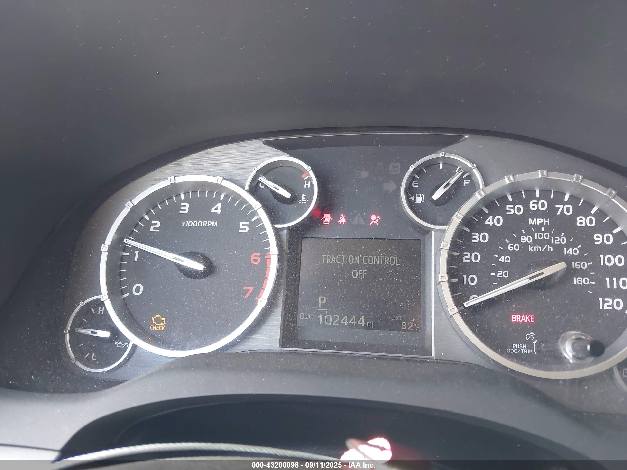 TOYOTA TUNDRA image 7