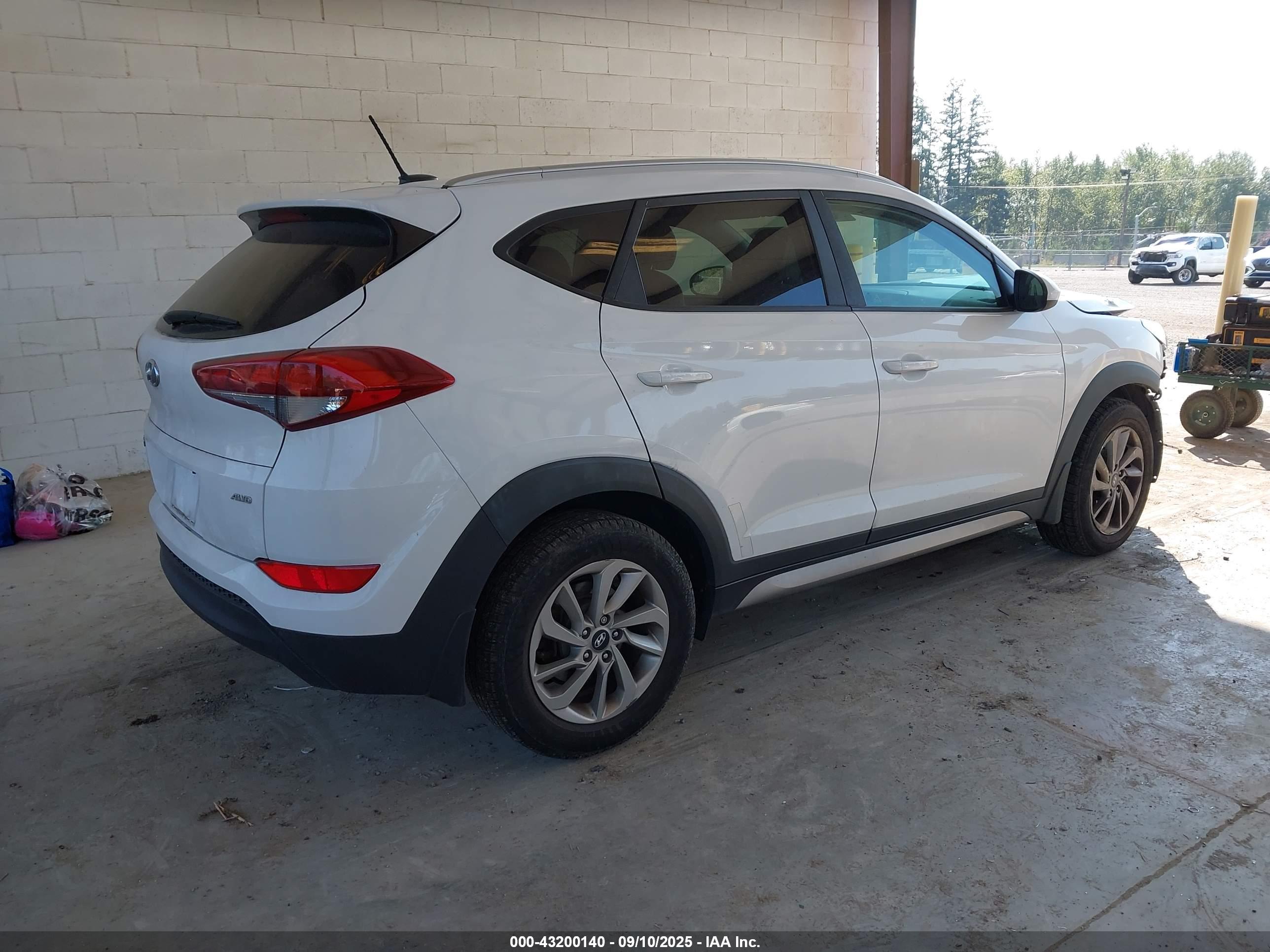 HYUNDAI TUCSON image 4