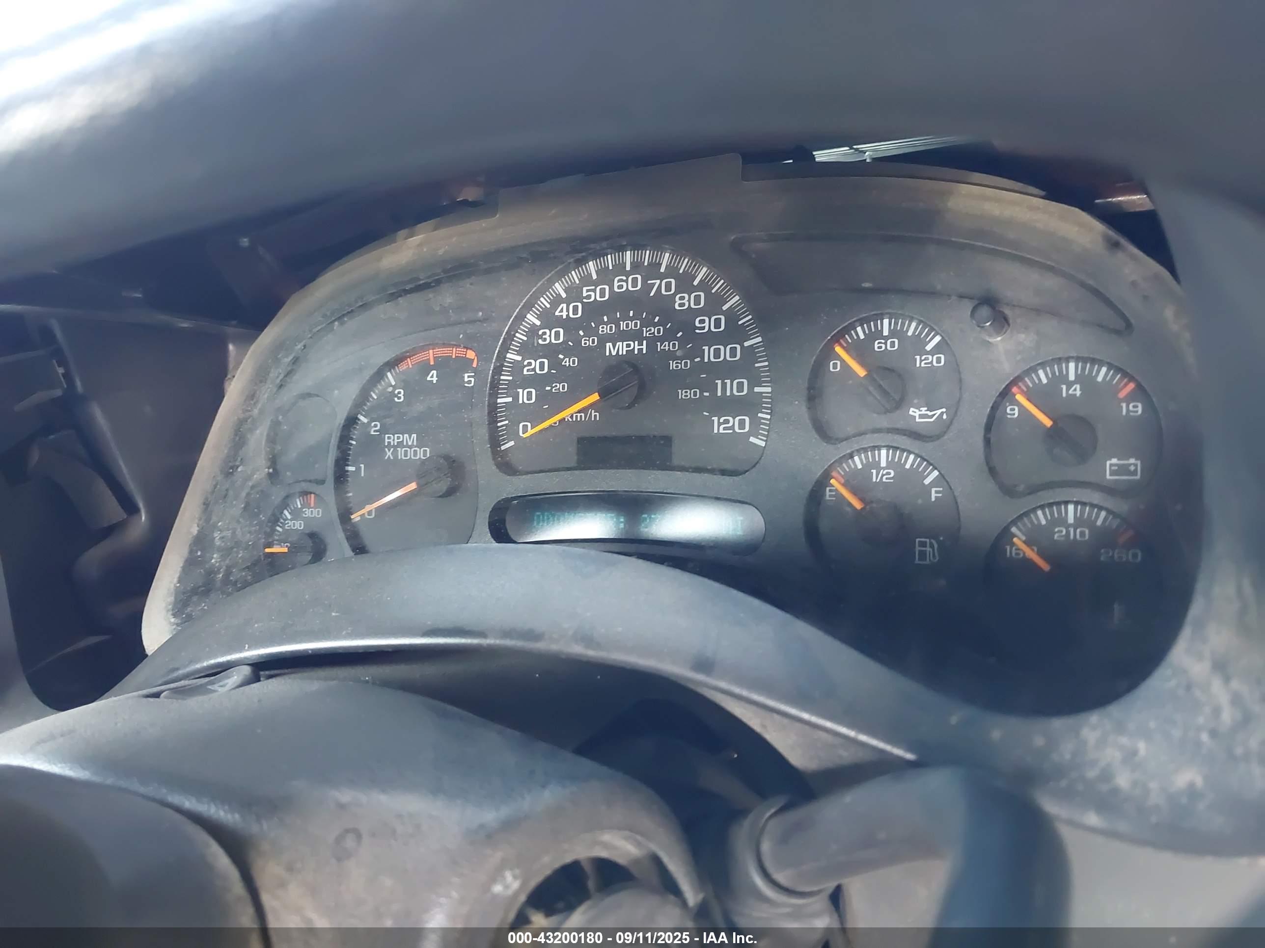 CHEVROLET SILVERADO image 7