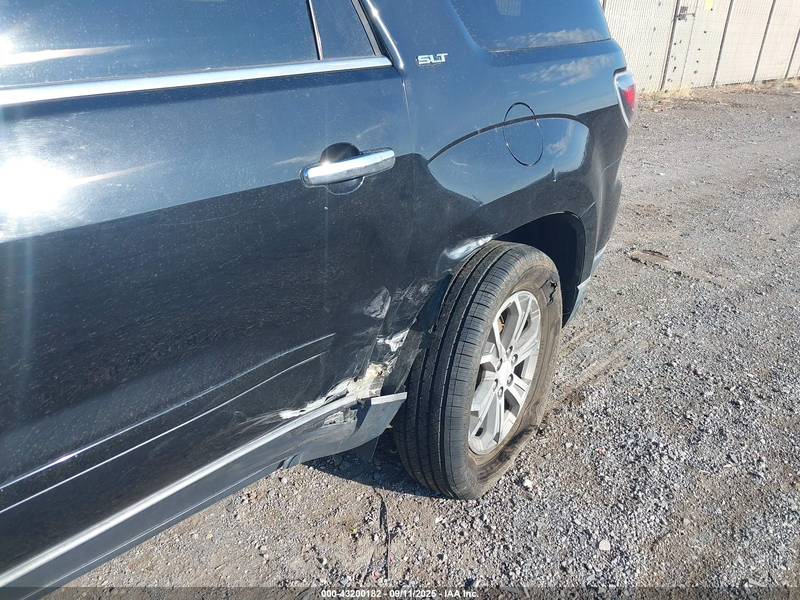 GMC ACADIA image 6