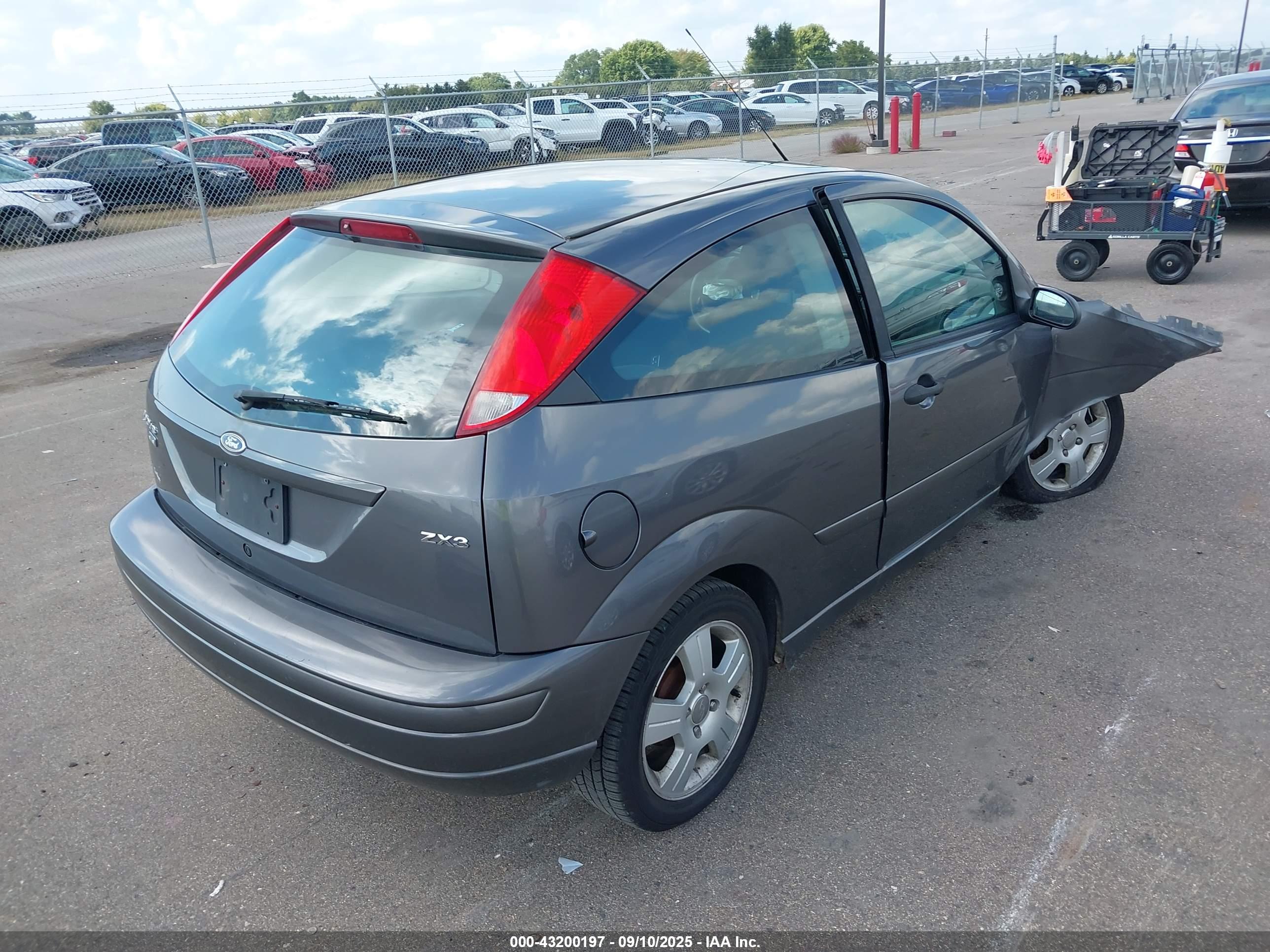FORD FOCUS image 4