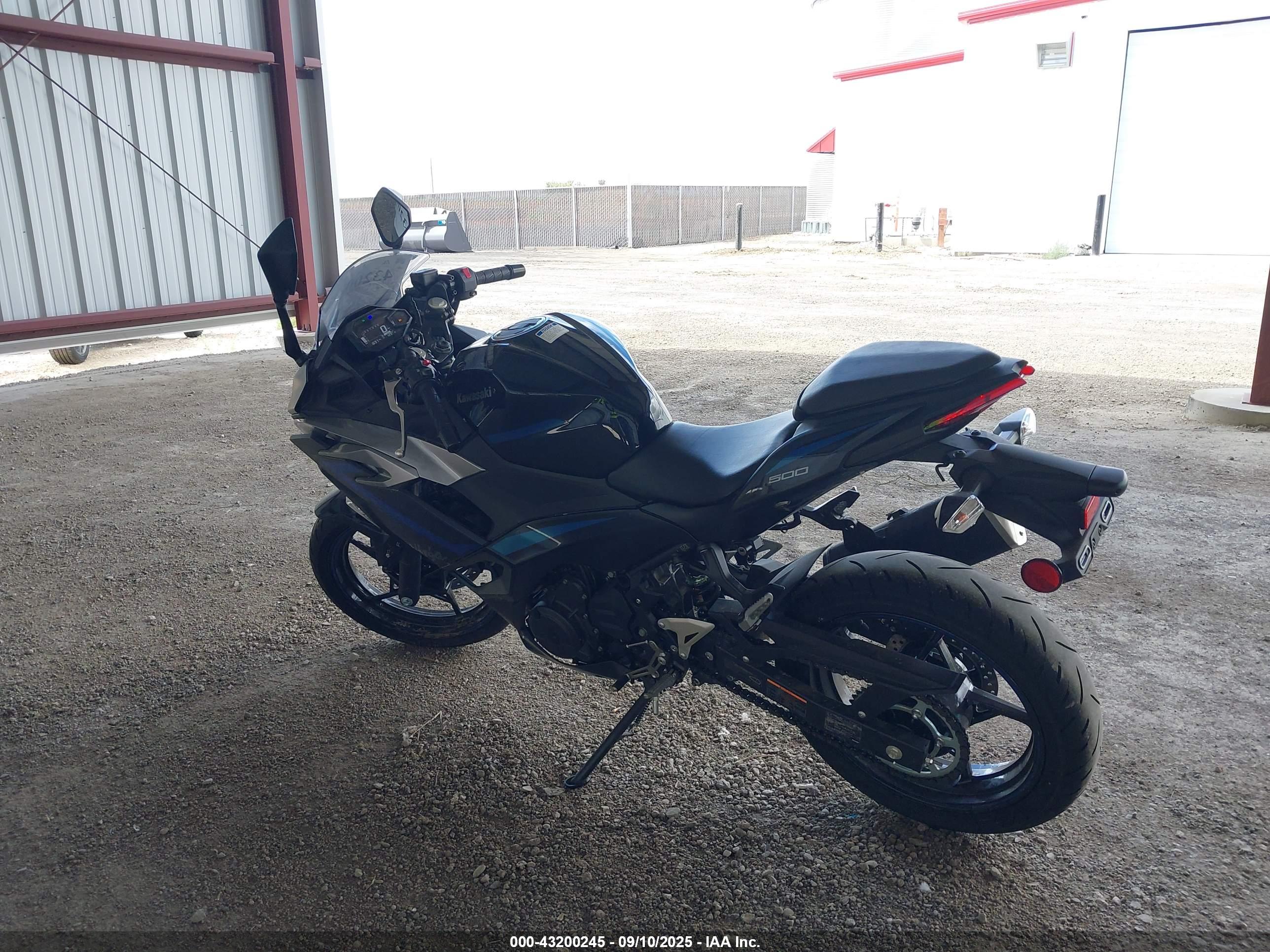 KAWASAKI EX500 image 3
