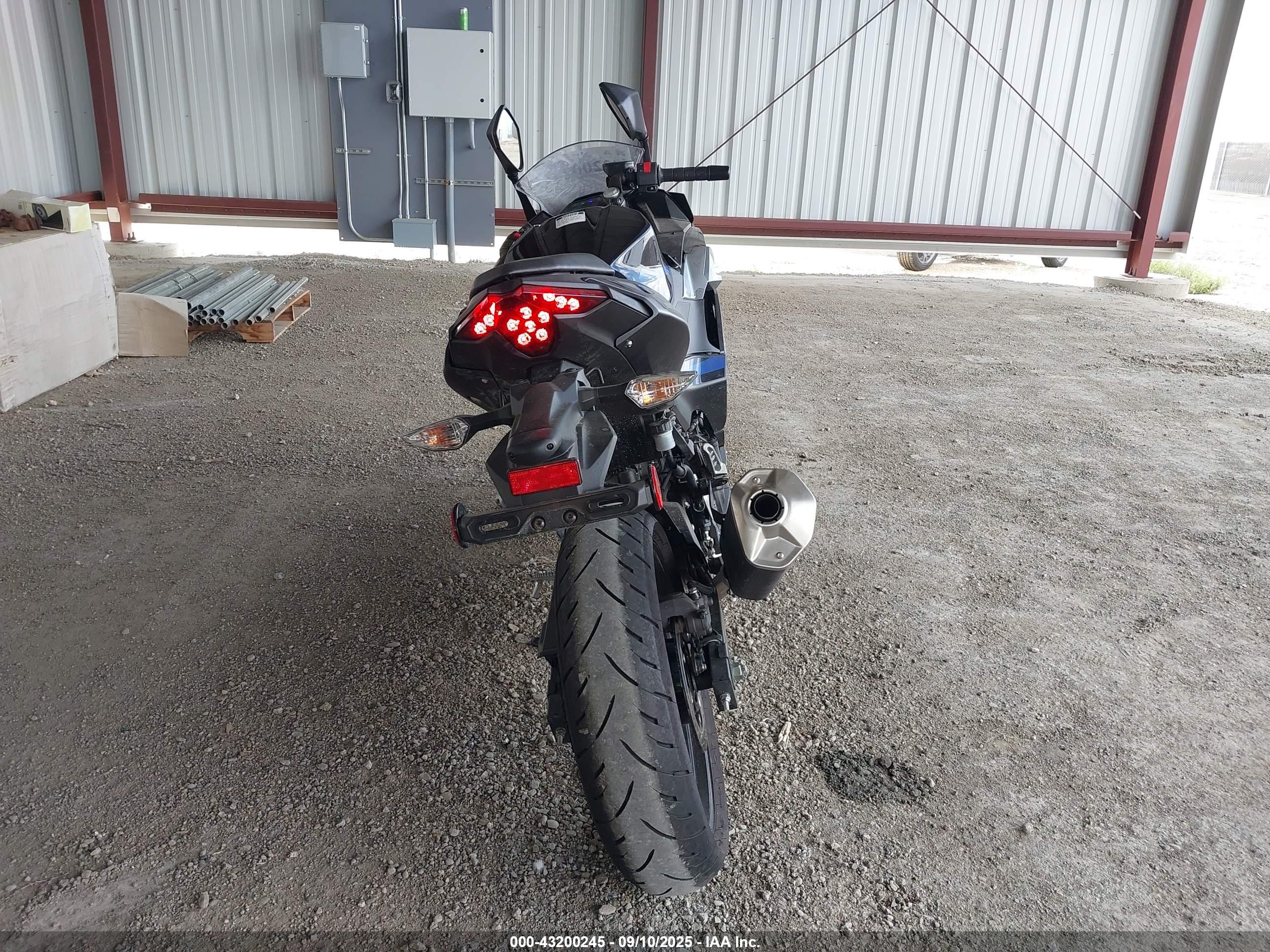 KAWASAKI EX500 image 6