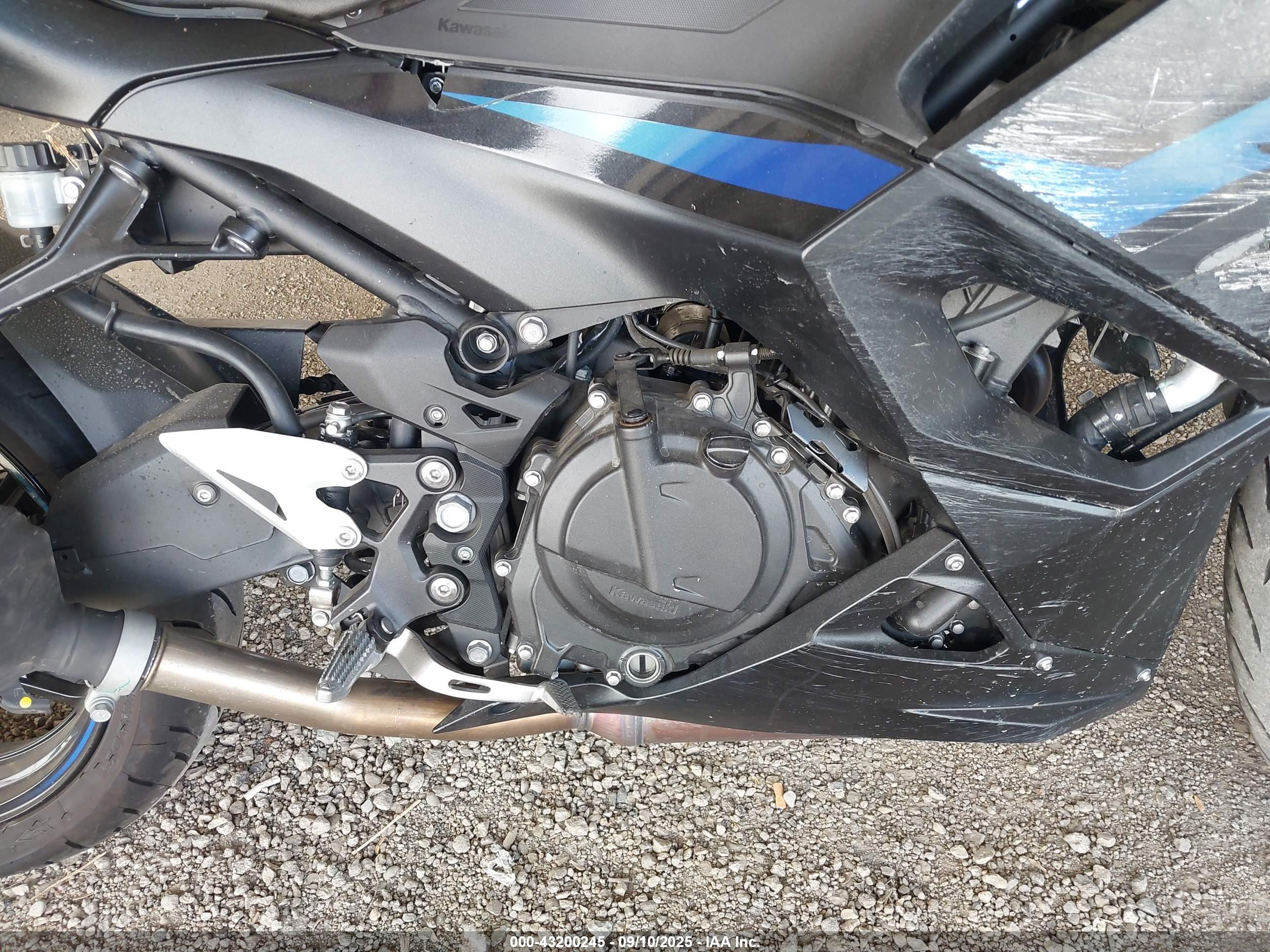 KAWASAKI EX500 image 8